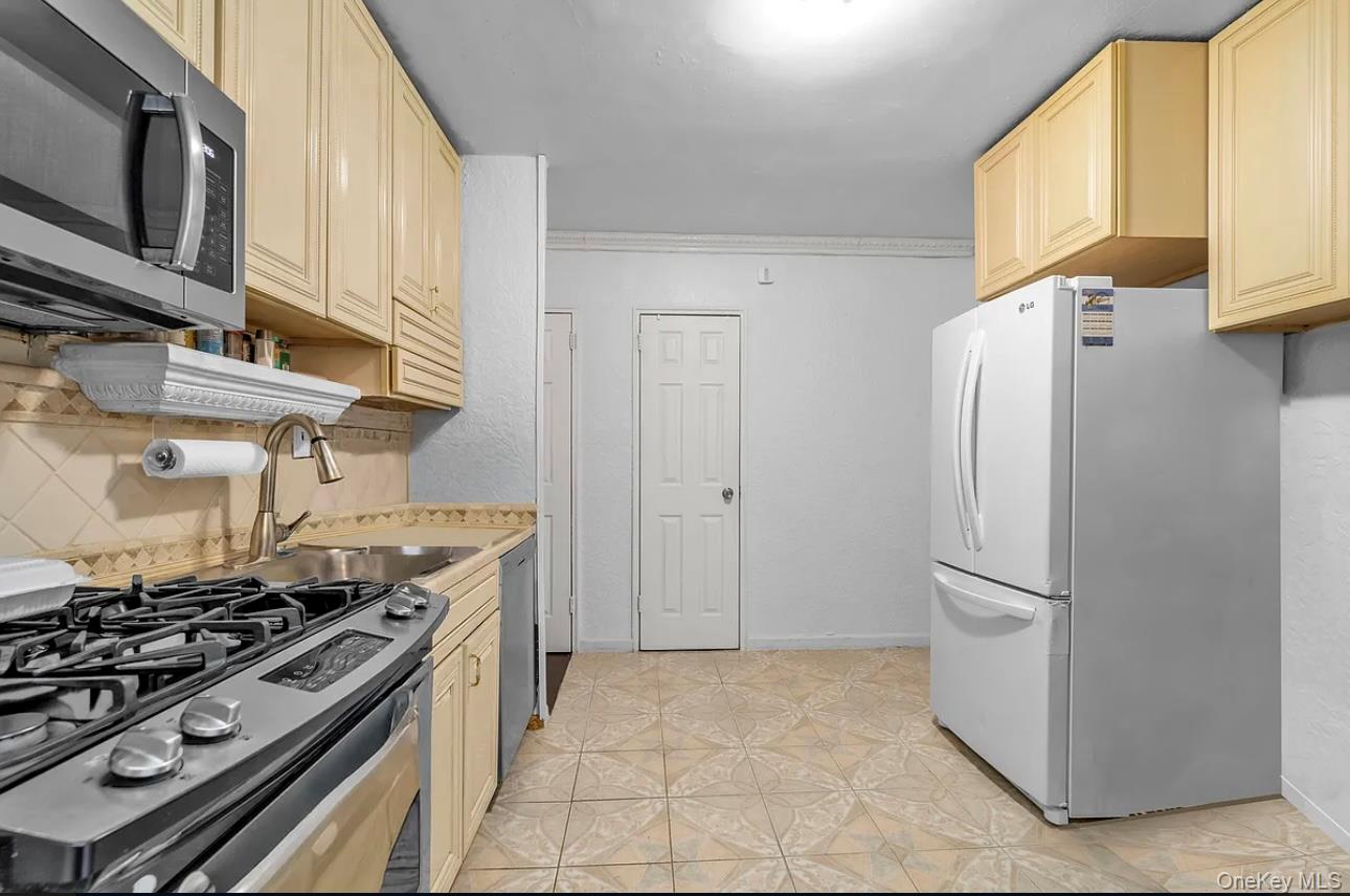 #11 photo, 150-10 71st Avenue, クイーンズ区 Kew Garden Hills , NY 11367