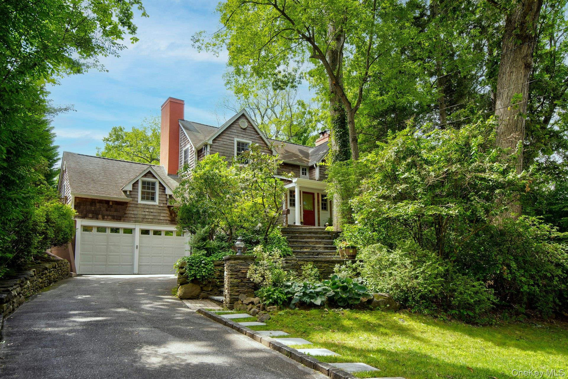 #1 photo, 96 Davis Road, पोर्ट वॉशिंगटन Port Washington , NY 11050