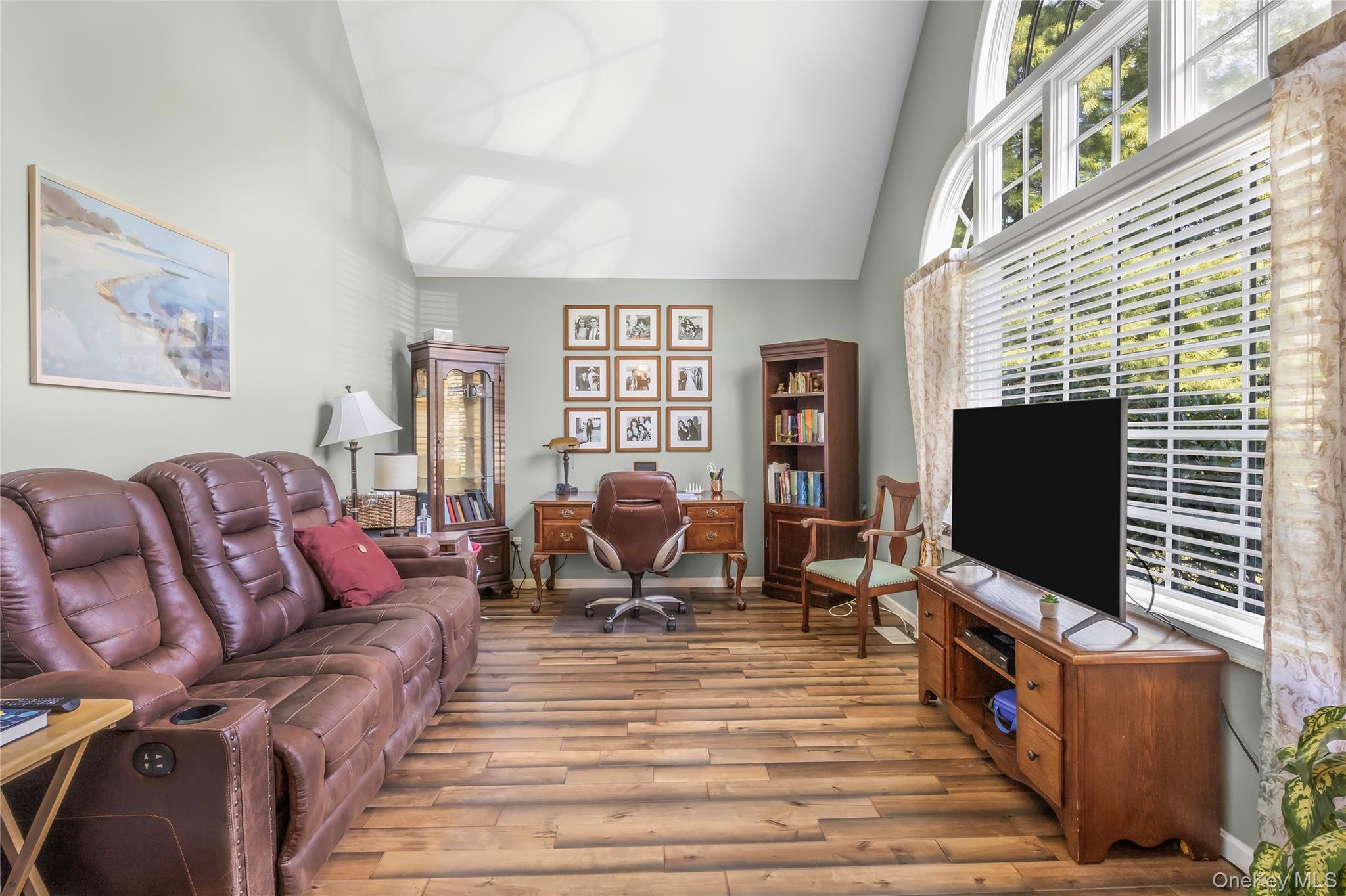 #14 photo, 8 Brian Lane, Mount Sinai , NY 11766