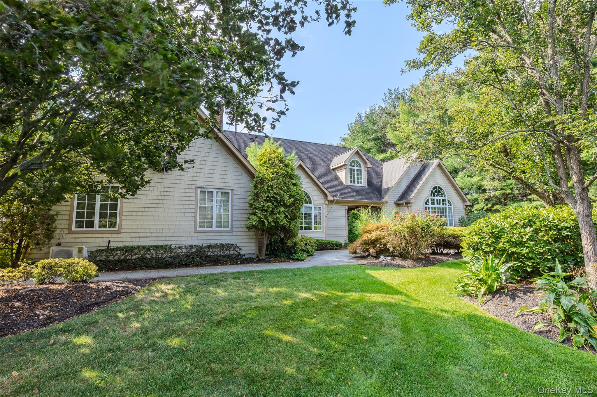 #2 photo, 8 Brian Lane, Mount Sinai , NY 11766