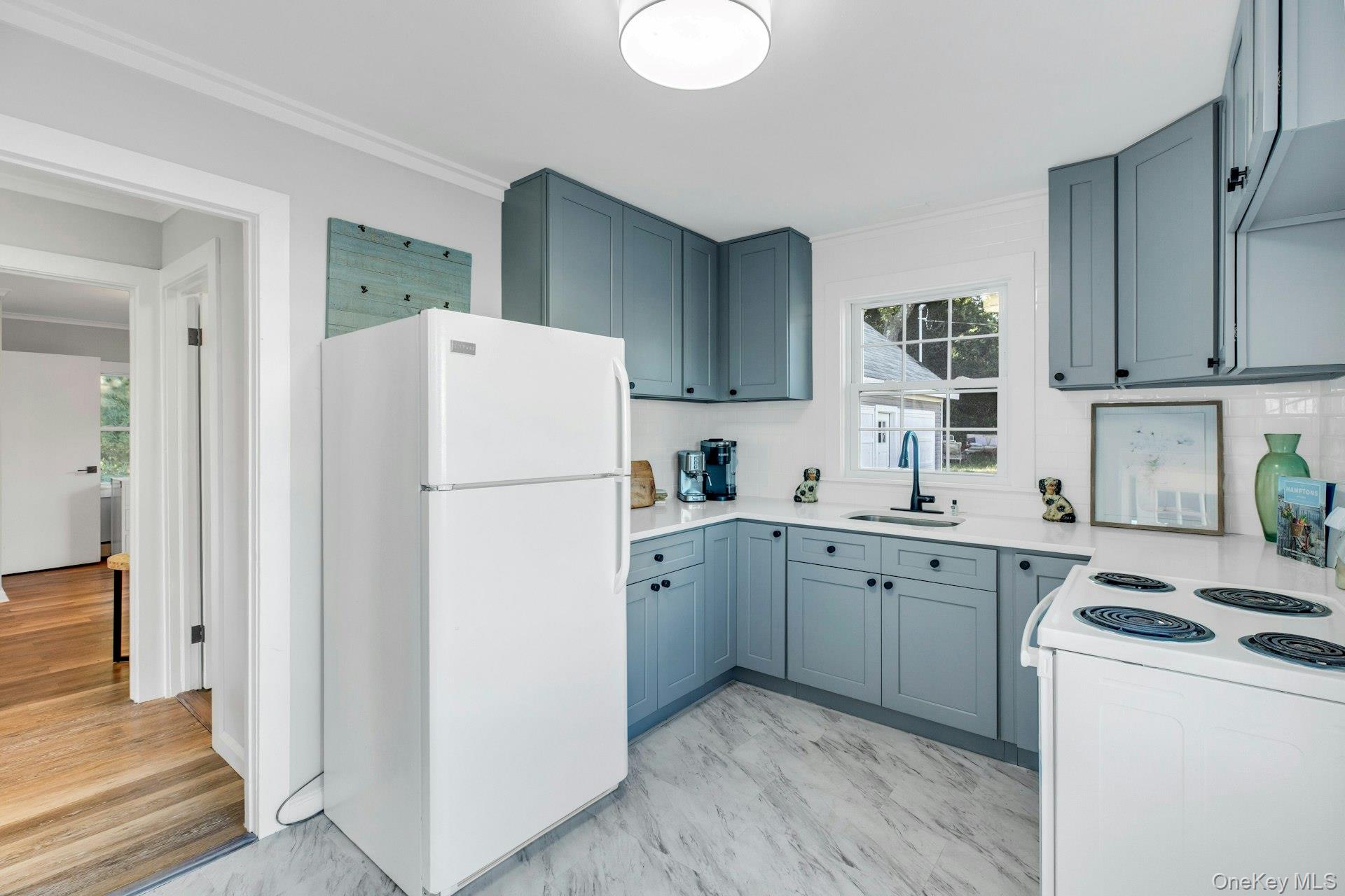 #8 photo, 291 E Montauk Highway, サフォーク郡 Hampton Bays , NY 11946