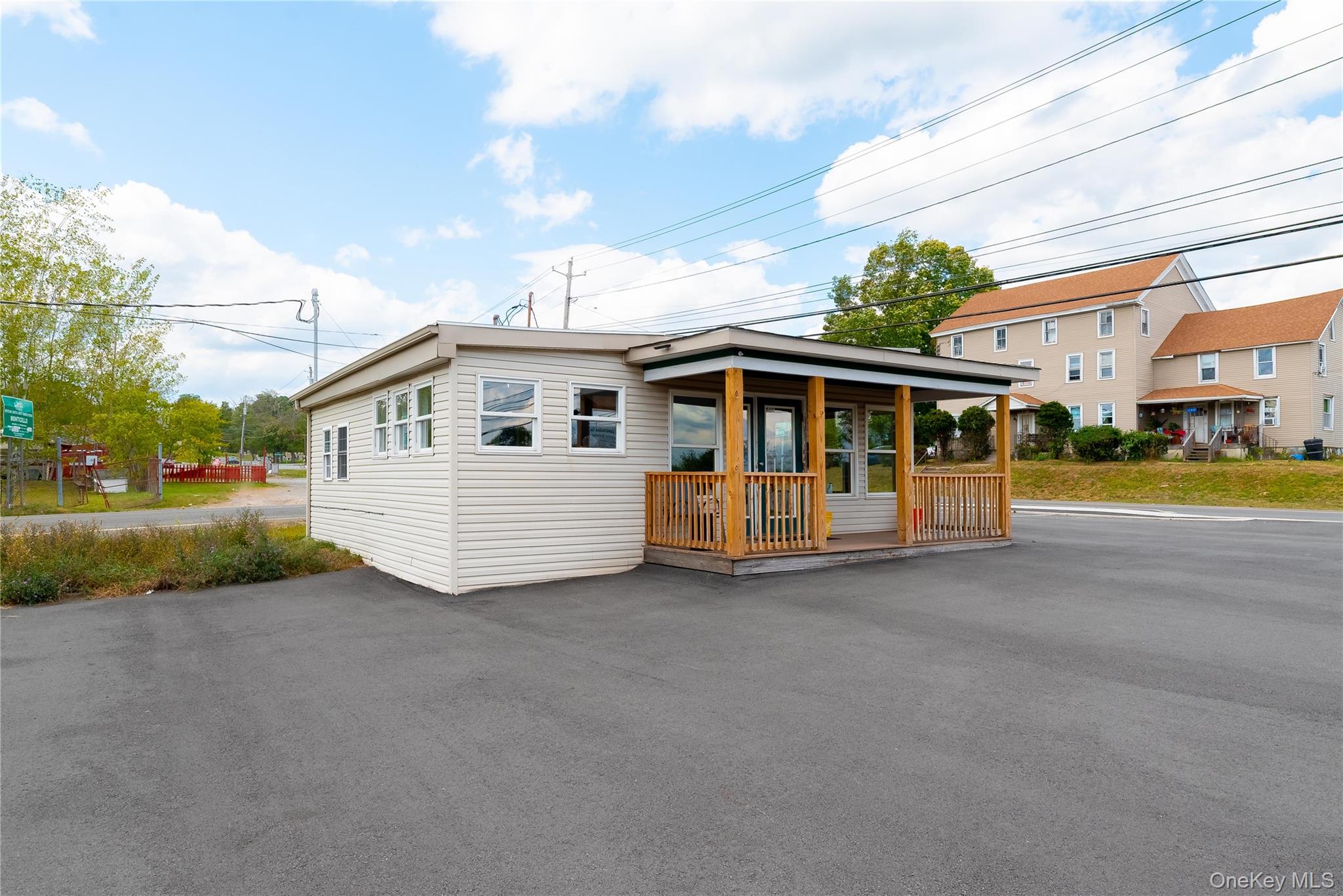 #3 photo, 191 E Broadway, Monticello , NY 12701