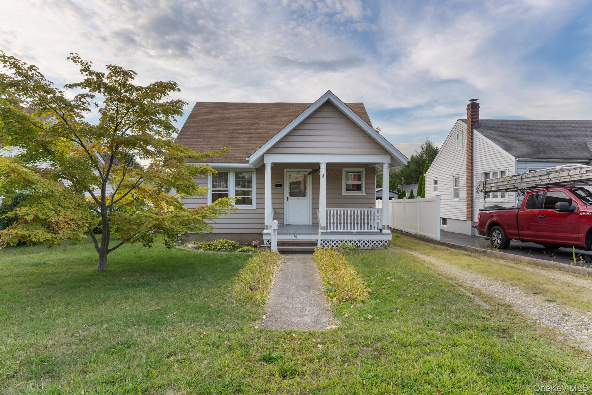 #1 photo, 16 Oak Terrace, Suffern , NY 10901