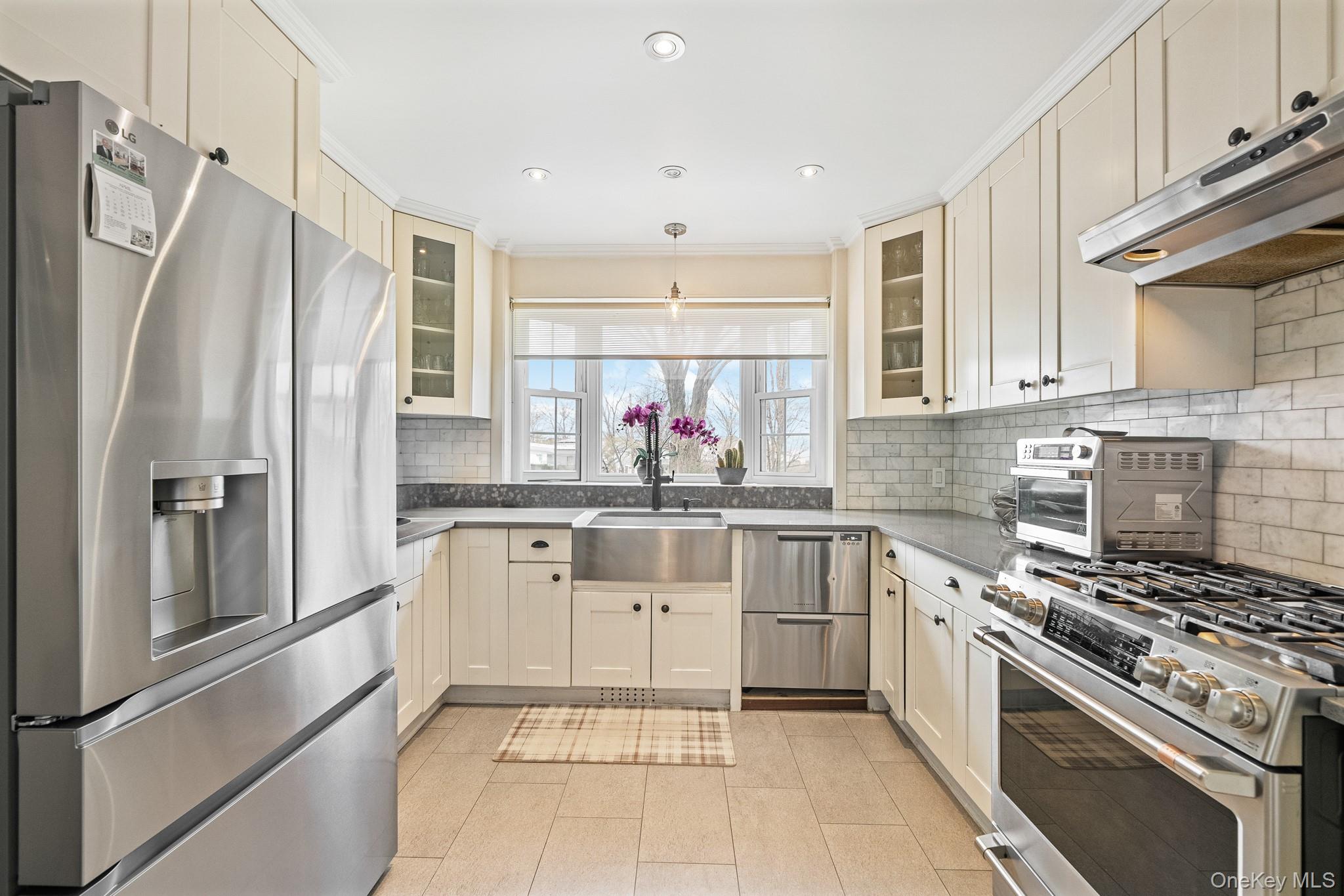 #10 photo, 191 Dunwoodie Street, Yonkers , NY 10704