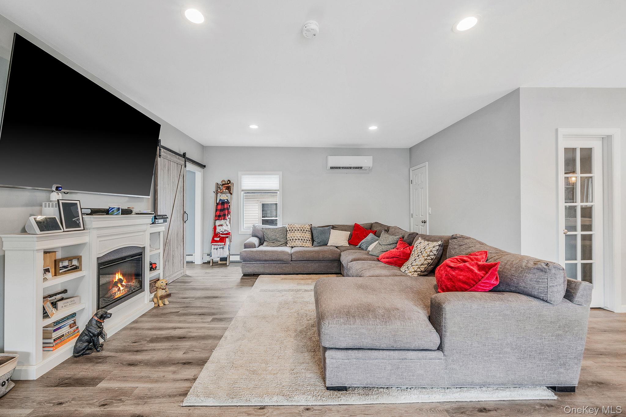 #13 photo, 794 Pecan Street, Lindenhurst , NY 11757