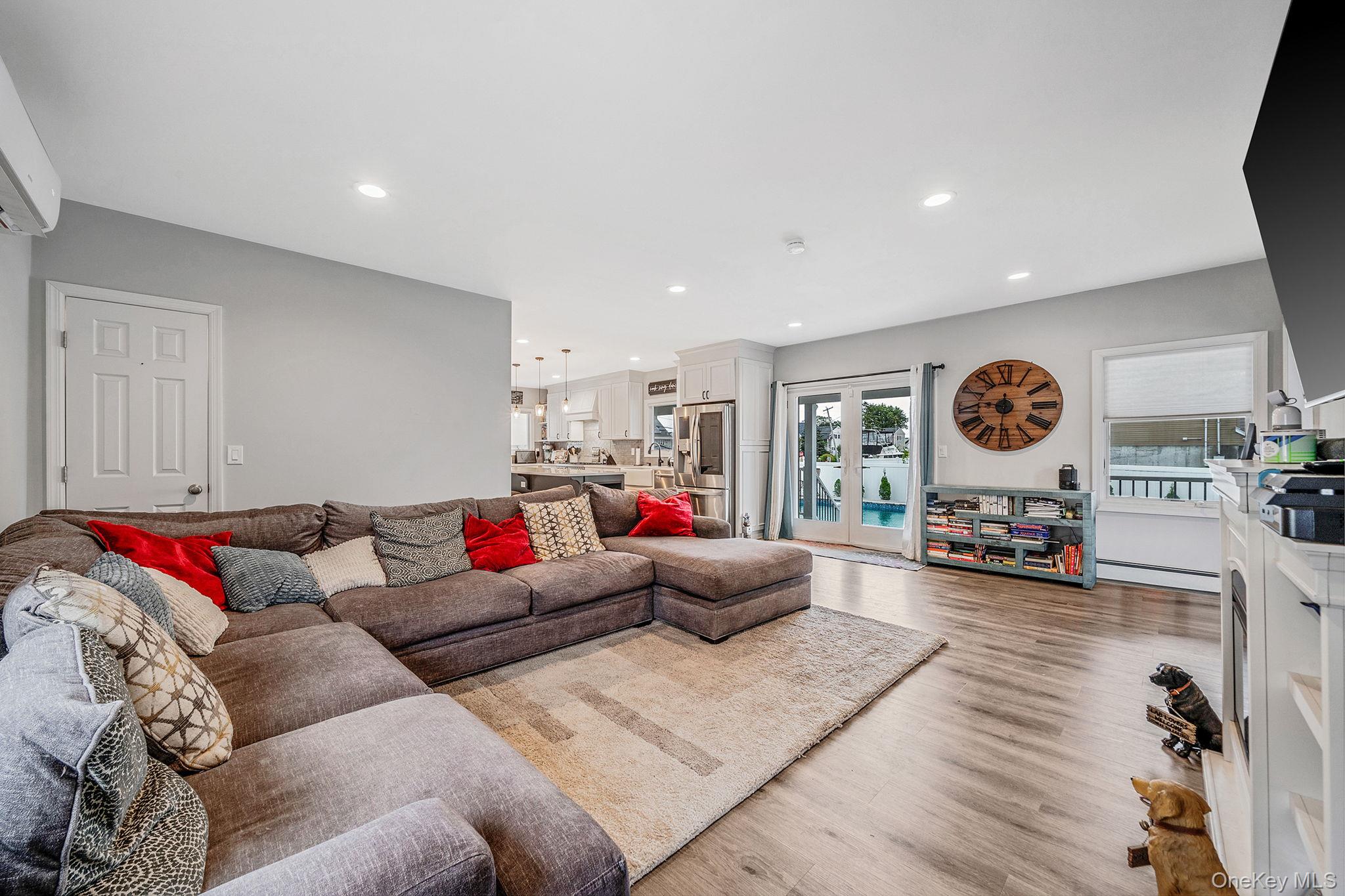 #14 photo, 794 Pecan Street, Lindenhurst , NY 11757