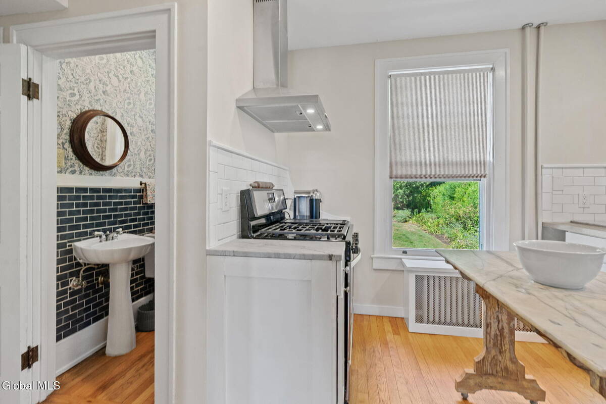 #27 photo, 39 5th Avenue, Saratoga Springs , NY 12866