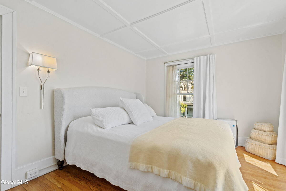 #45 photo, 39 5th Avenue, Saratoga Springs , NY 12866