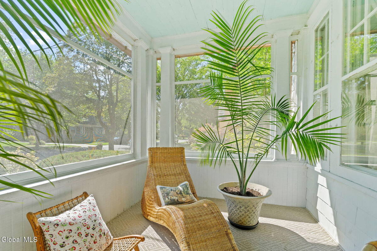 #5 photo, 39 5th Avenue, Saratoga Springs , NY 12866