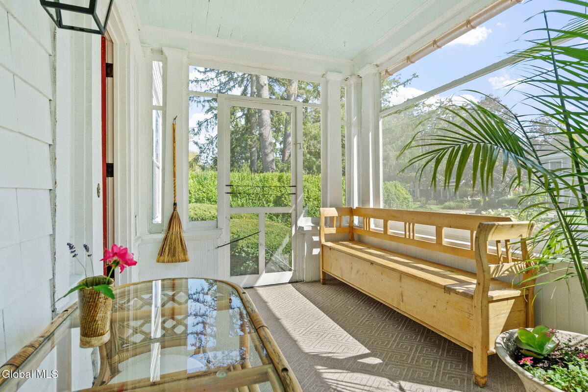 #6 photo, 39 5th Avenue, Saratoga Springs , NY 12866