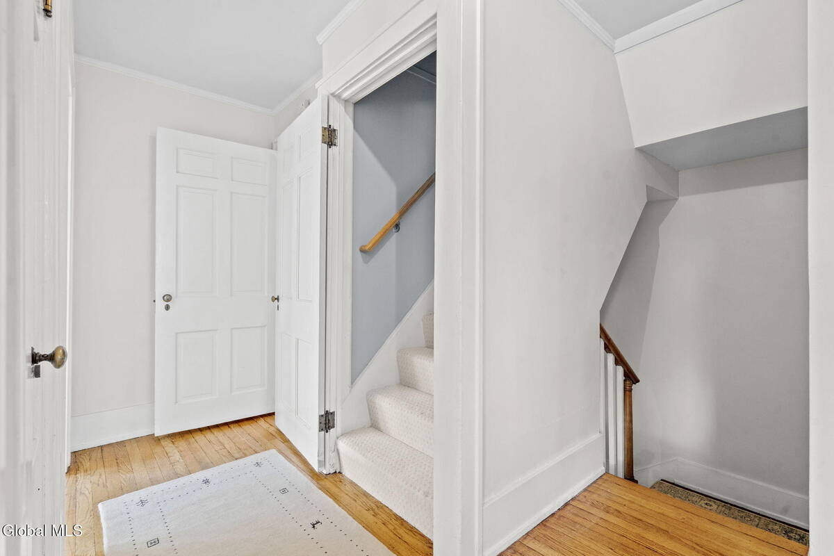 #64 photo, 39 5th Avenue, Saratoga Springs , NY 12866