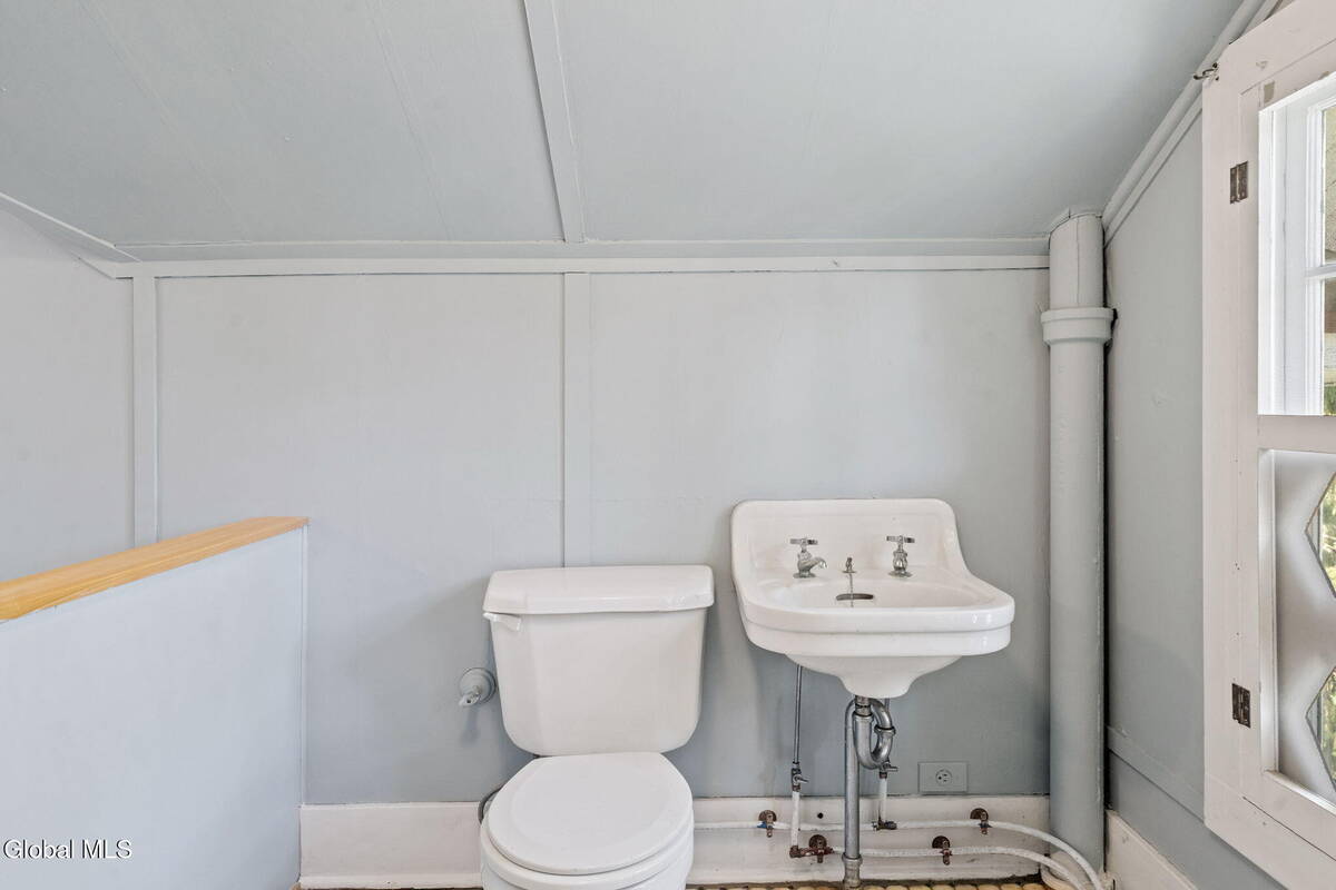 #68 photo, 39 5th Avenue, Saratoga Springs , NY 12866