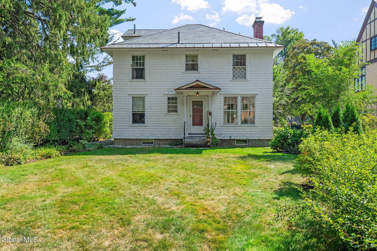 #75 photo, 39 5th Avenue, Saratoga Springs , NY 12866