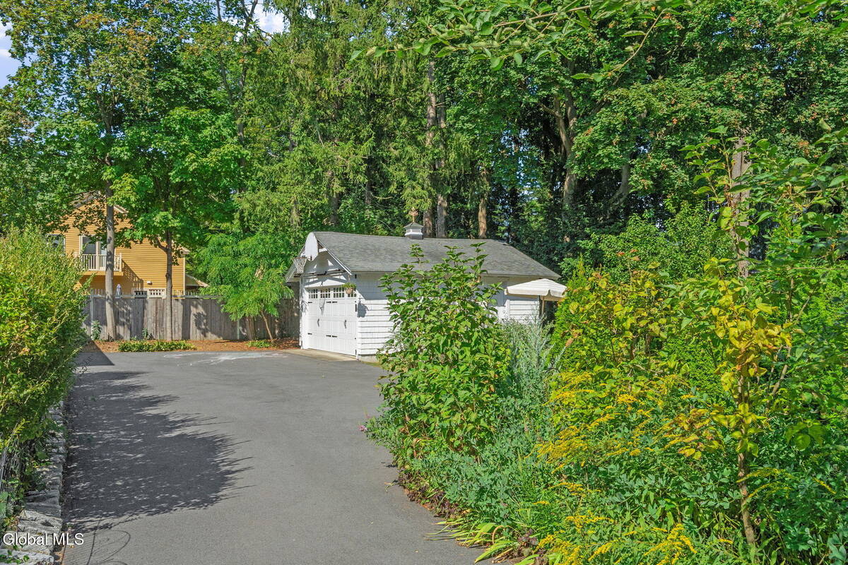 #77 photo, 39 5th Avenue, Saratoga Springs , NY 12866