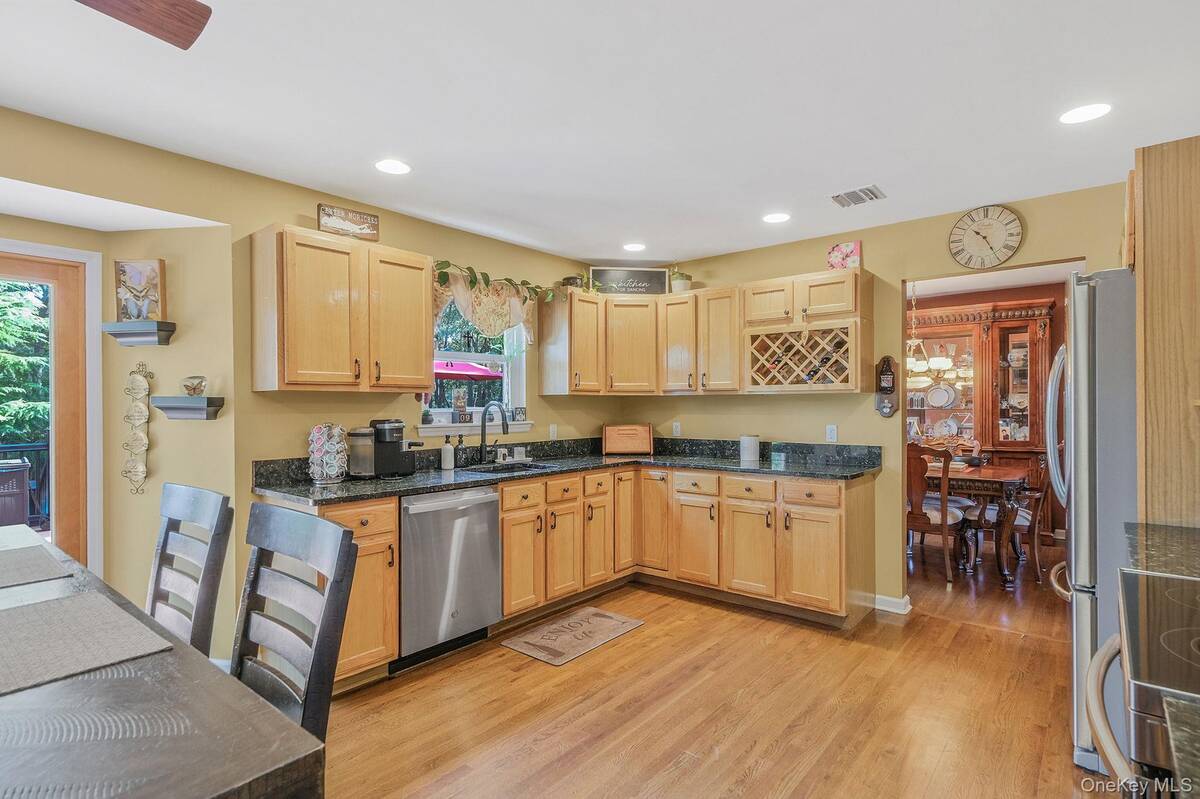 #13 photo, 5 Bridal Path, サフォーク郡 Center Moriches , NY 11934