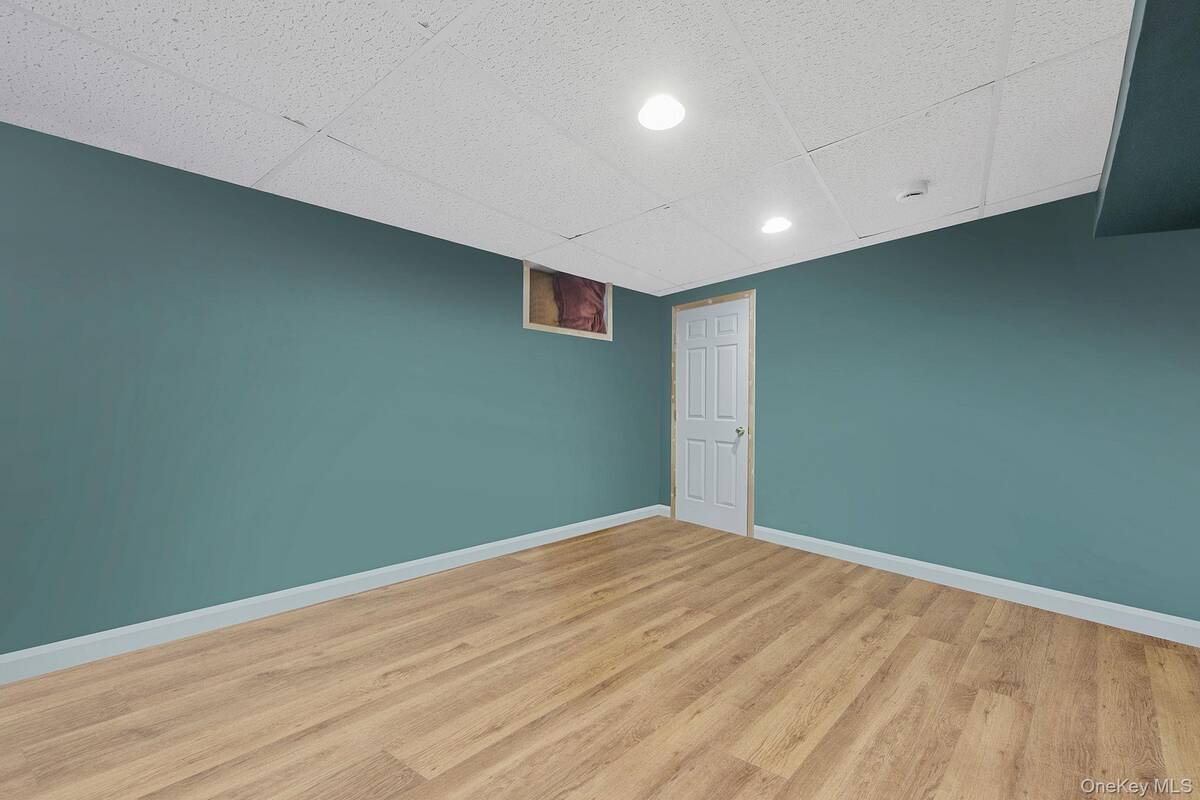 #19 photo, 5 Bridal Path, サフォーク郡 Center Moriches , NY 11934