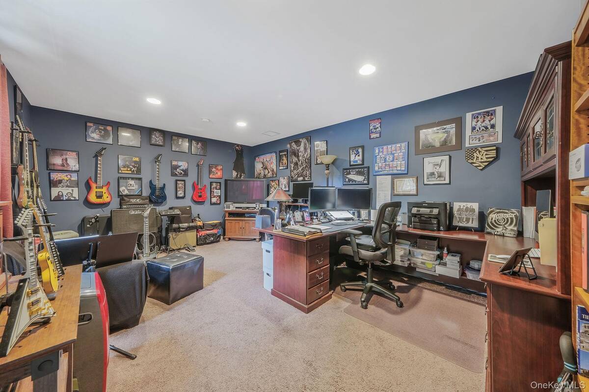 #28 photo, 5 Bridal Path, サフォーク郡 Center Moriches , NY 11934