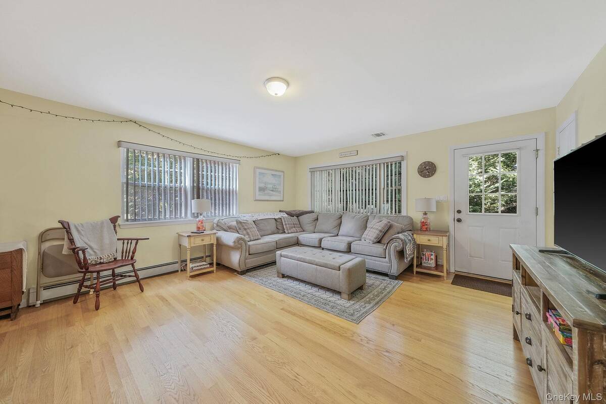 #31 photo, 5 Bridal Path, サフォーク郡 Center Moriches , NY 11934