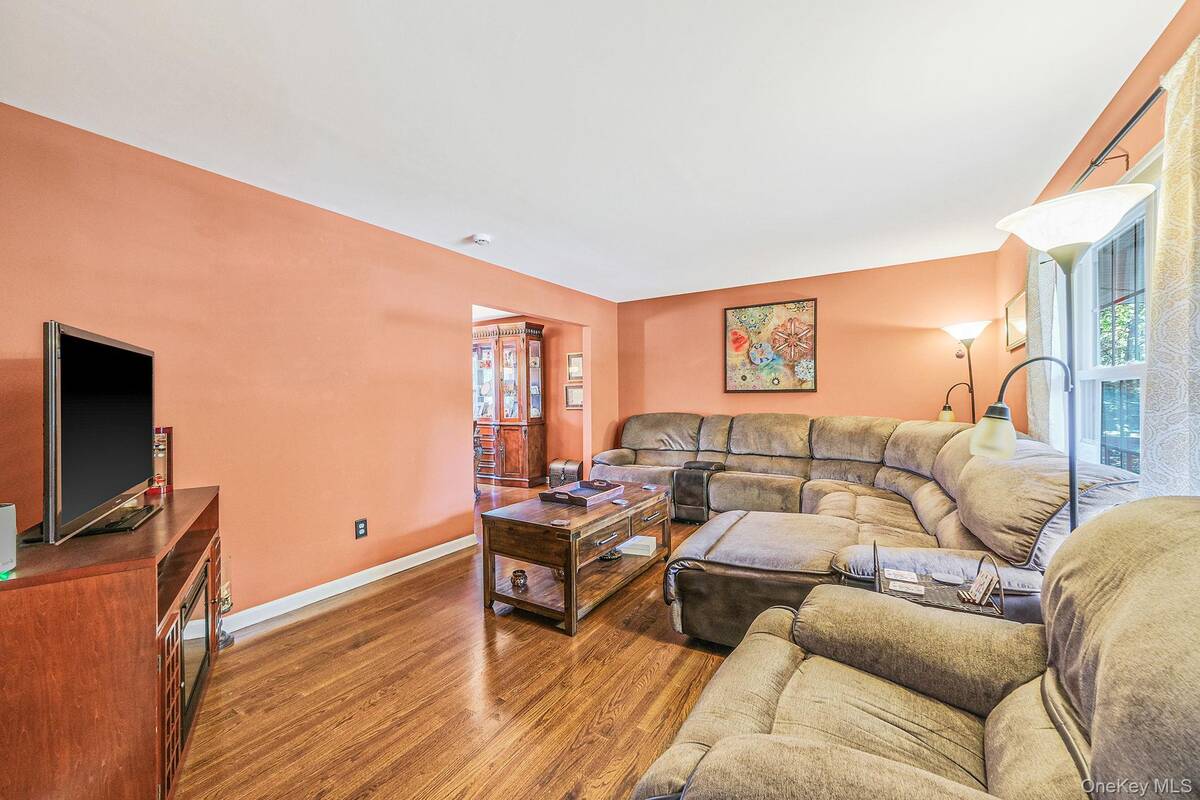 #5 photo, 5 Bridal Path, サフォーク郡 Center Moriches , NY 11934