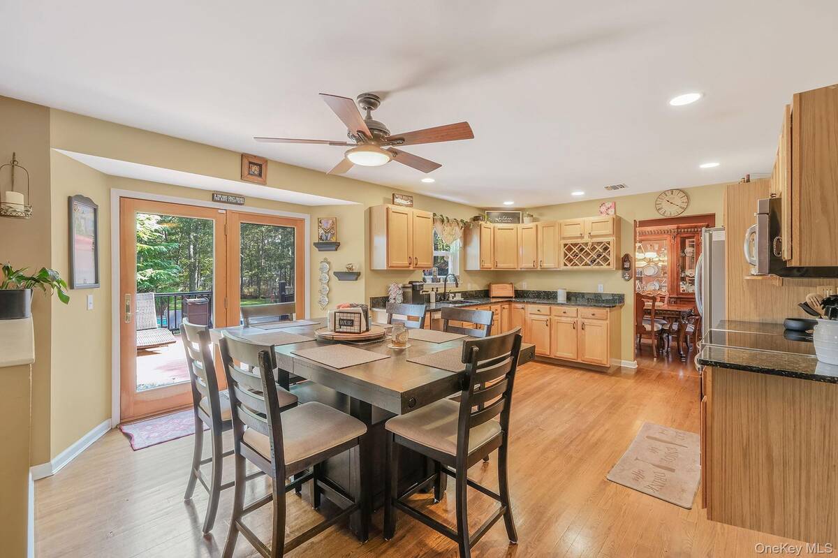 #9 photo, 5 Bridal Path, サフォーク郡 Center Moriches , NY 11934