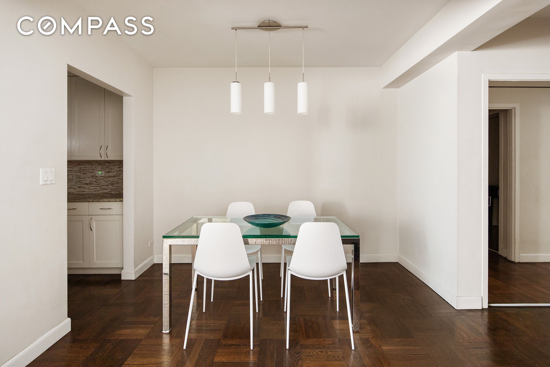 #4 photo, 11 5th Avenue, Greenwich Village , NY 10003