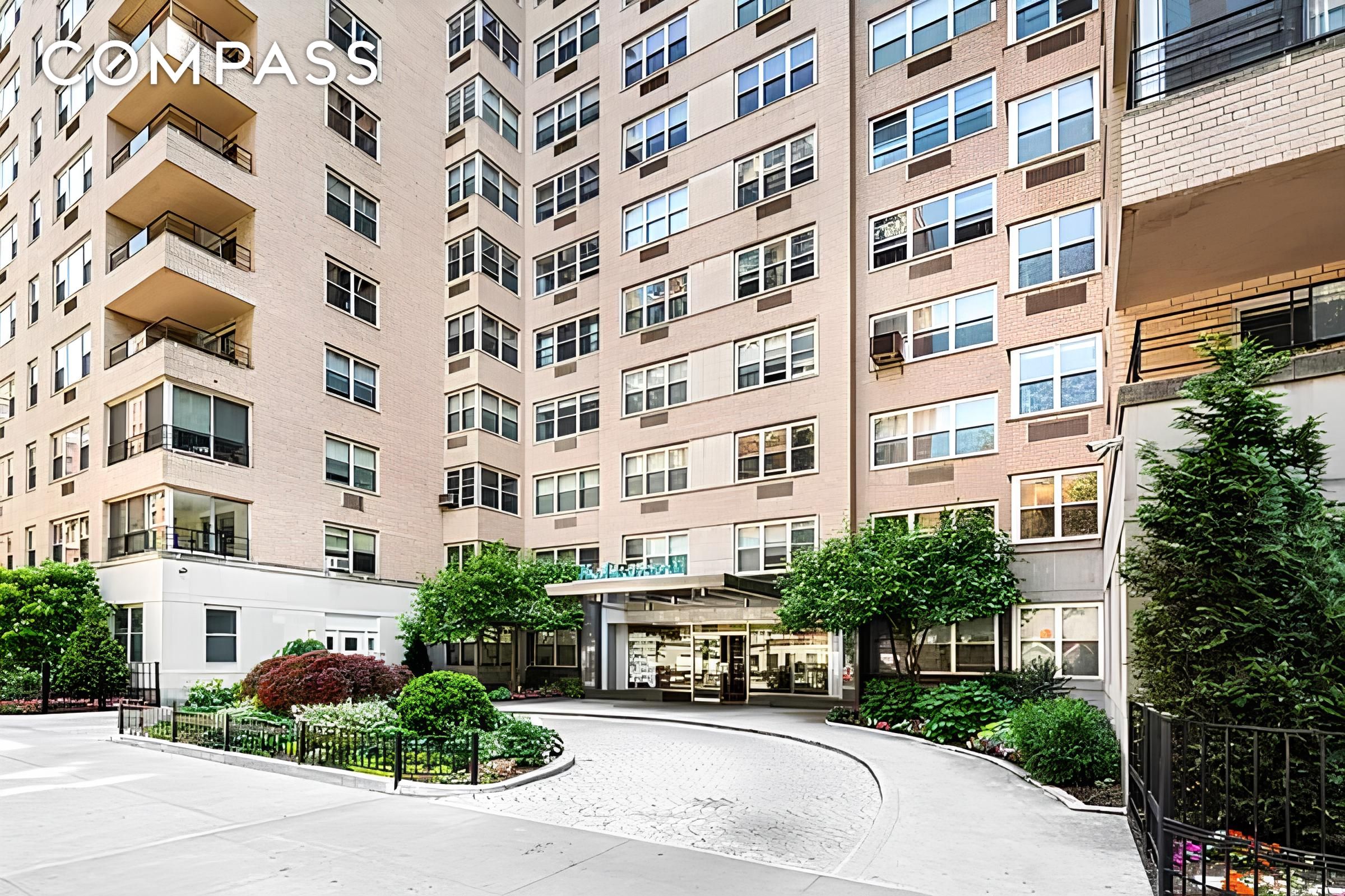 #7 photo, 11 5th Avenue, Greenwich Village , NY 10003