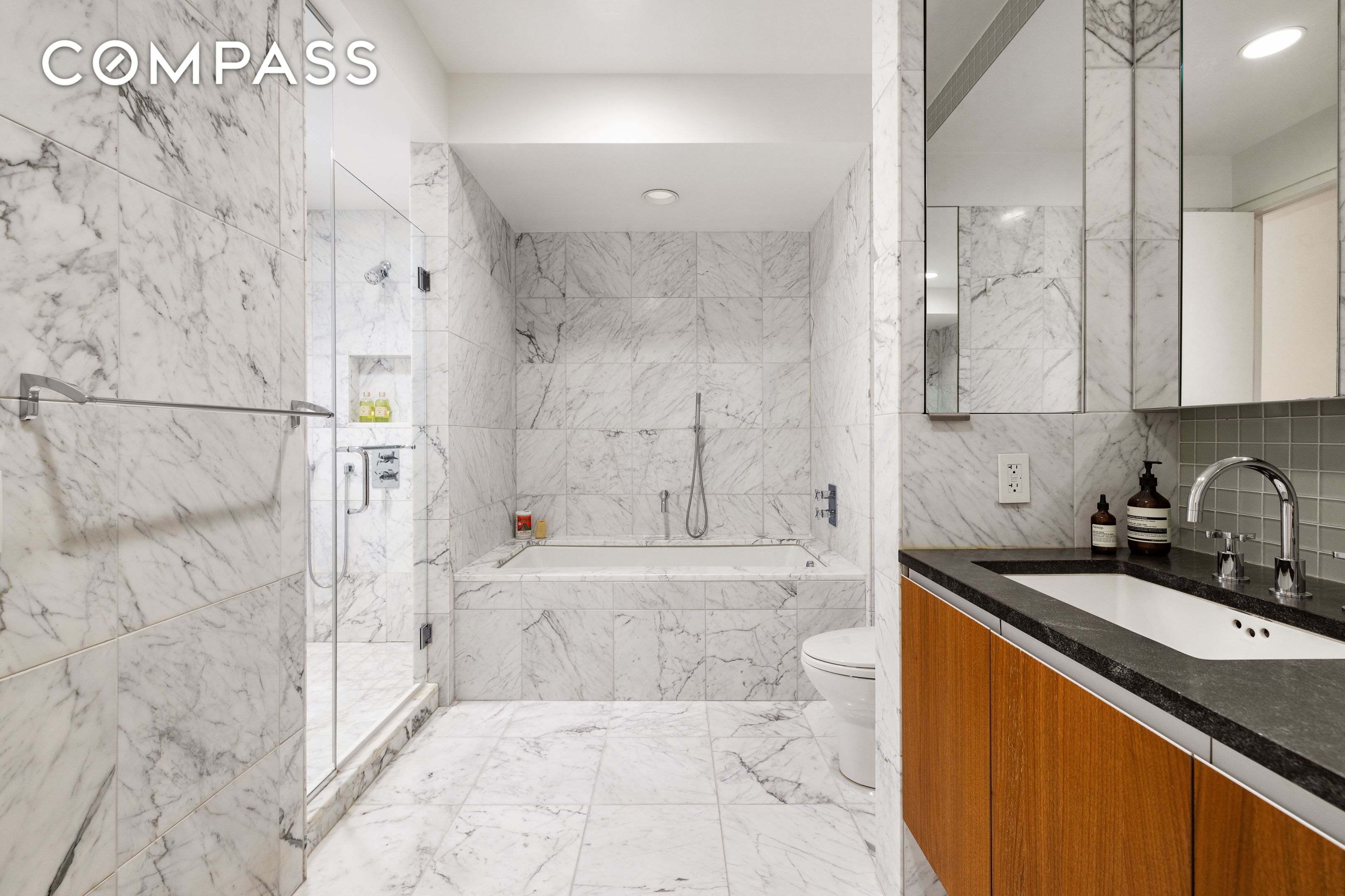 #6 photo, 311 W Broadway, マンハッタン SoHo , NY 10013