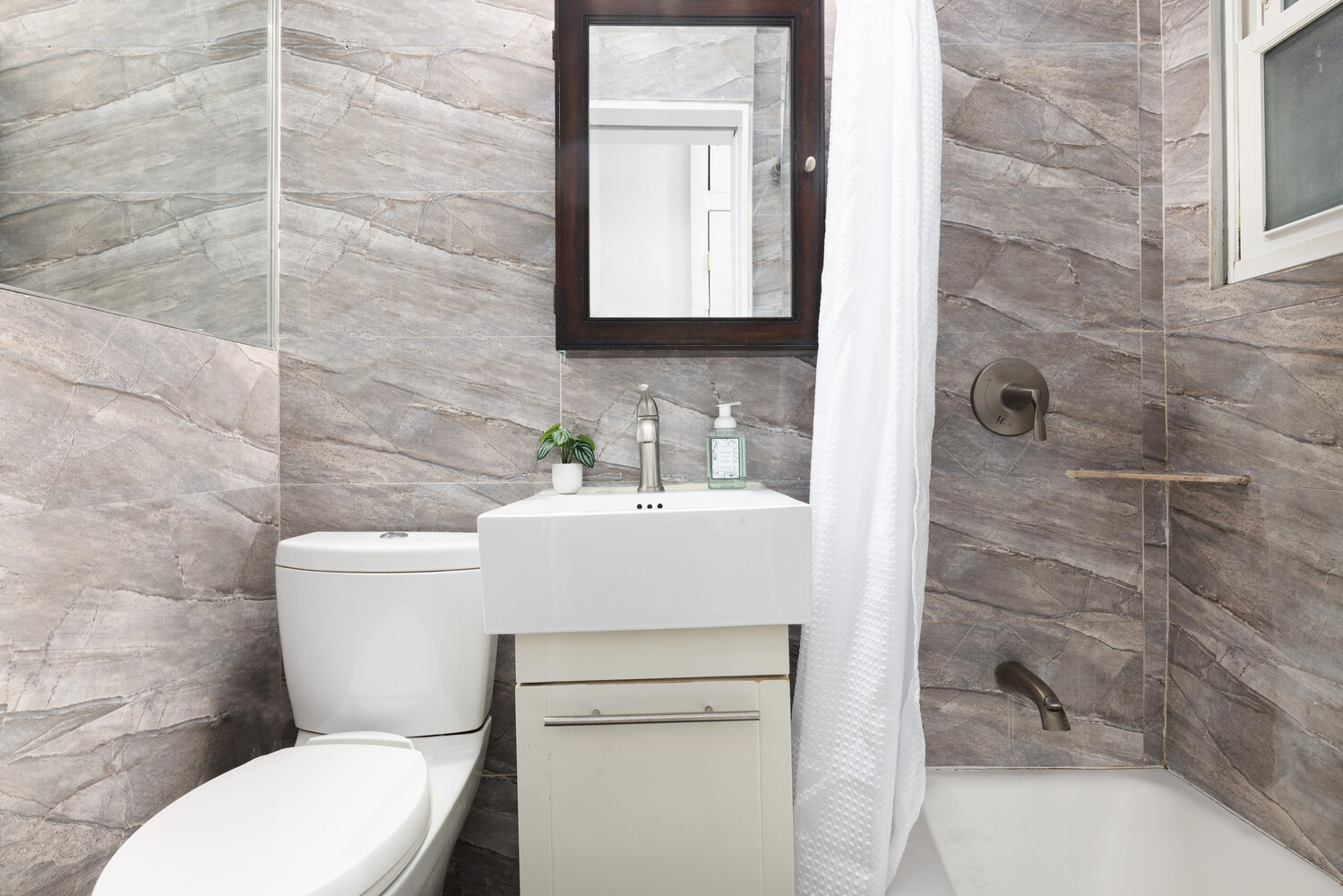 #6 photo, 66 W 84TH Street, マンハッタン Upper West Side , NY 10024