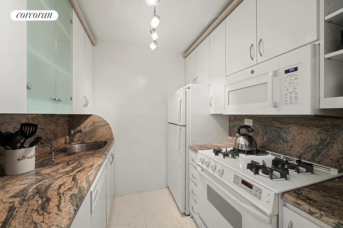 #7 photo, 155 E 34TH Street, Murray Hill , NY 10016