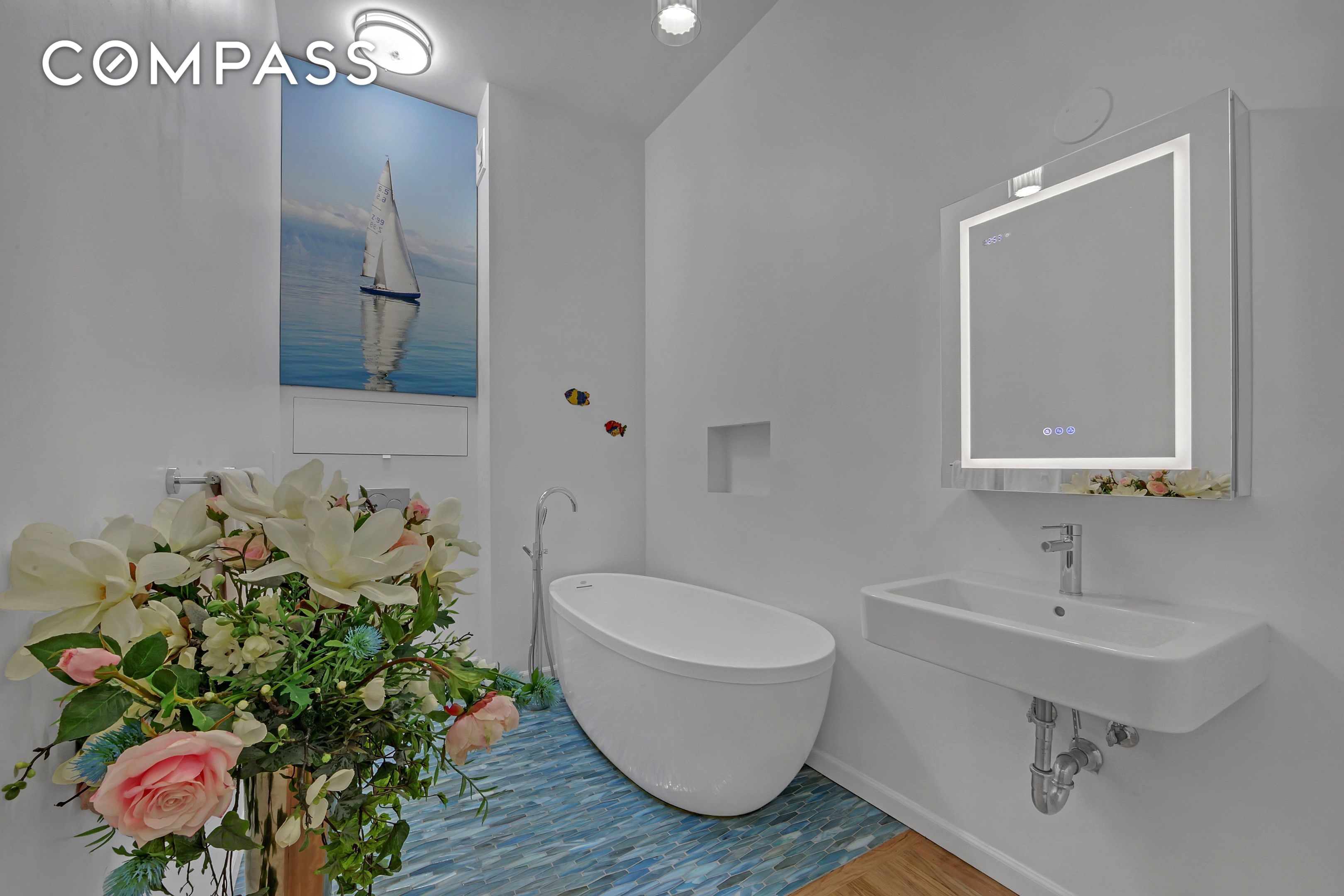 #10 photo, 56 E 11th Street, Greenwich Village , NY 10003