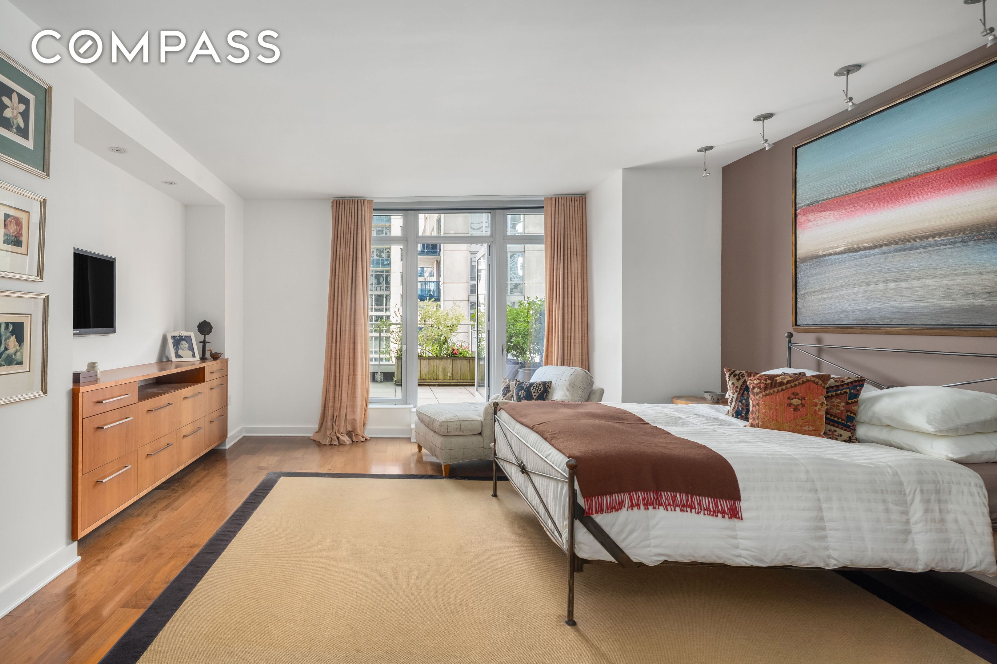 #8 photo, 2 Northside Piers, ブルックリン区 Williamsburg , NY 11249