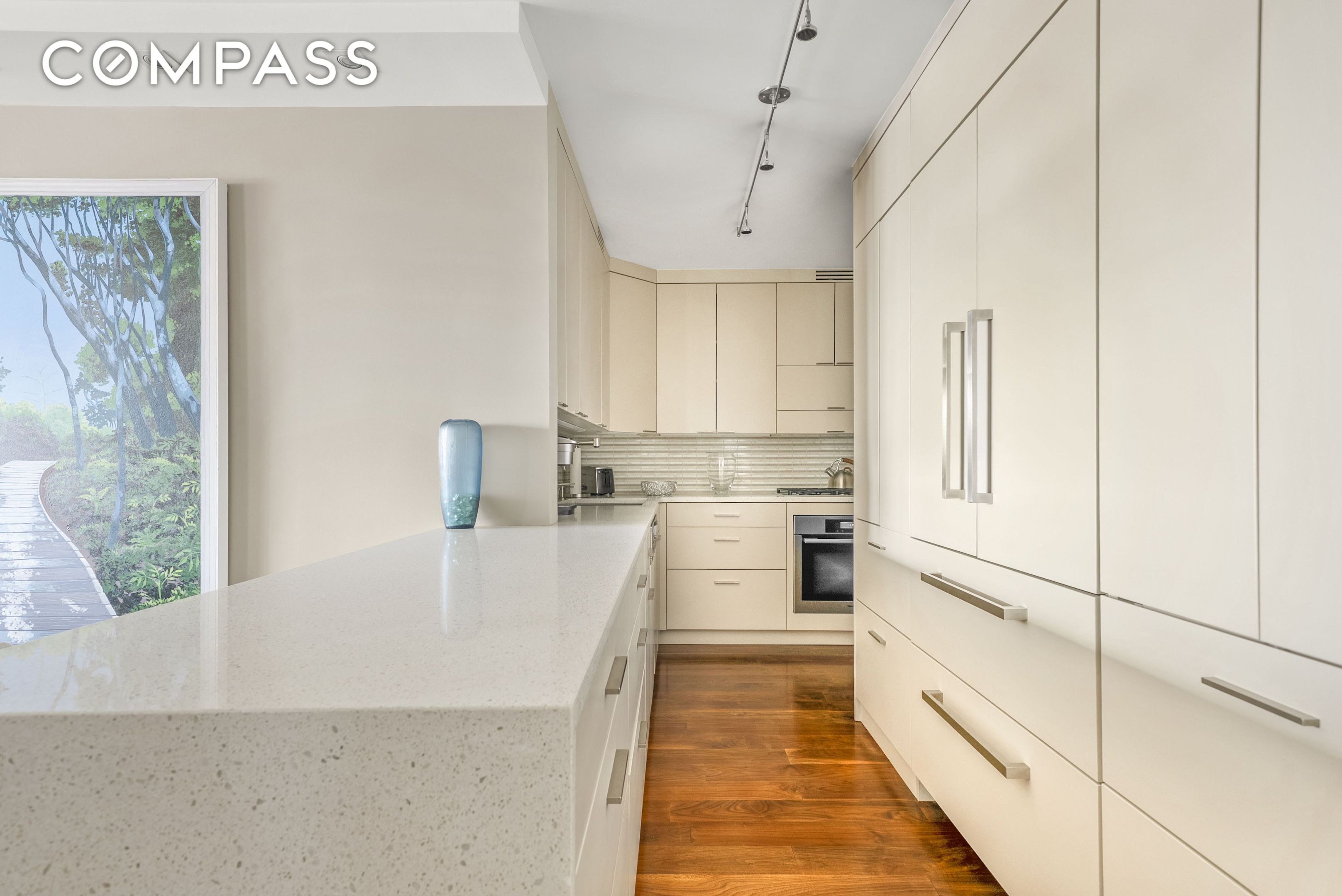 #4 photo, 165 W 66th Street, マンハッタン Upper West Side , NY 10023