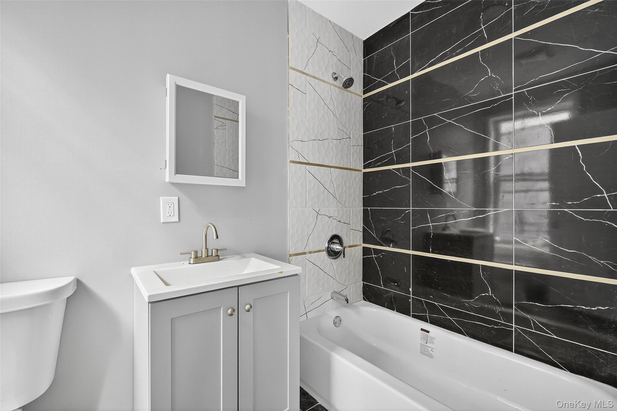 #4 photo, 12 Liberty Street, Newburgh , NY 12550