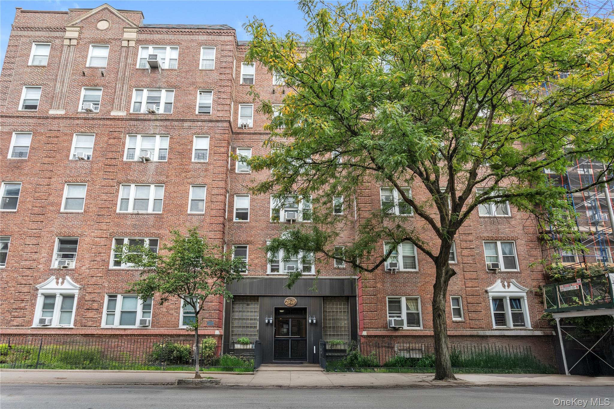 #1 photo, 79-01 35th Avenue, クイーンズ区 Jackson Heights , NY 11372