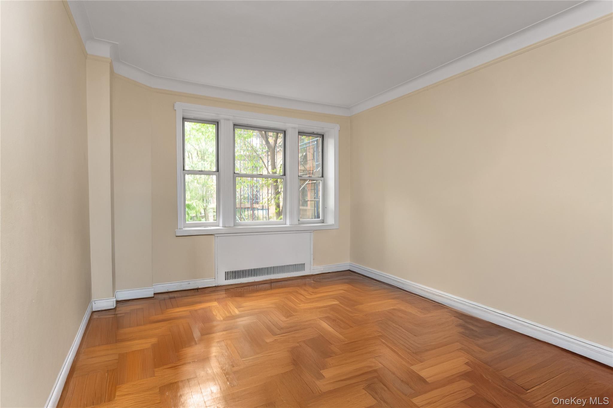 #4 photo, 79-01 35th Avenue, クイーンズ区 Jackson Heights , NY 11372