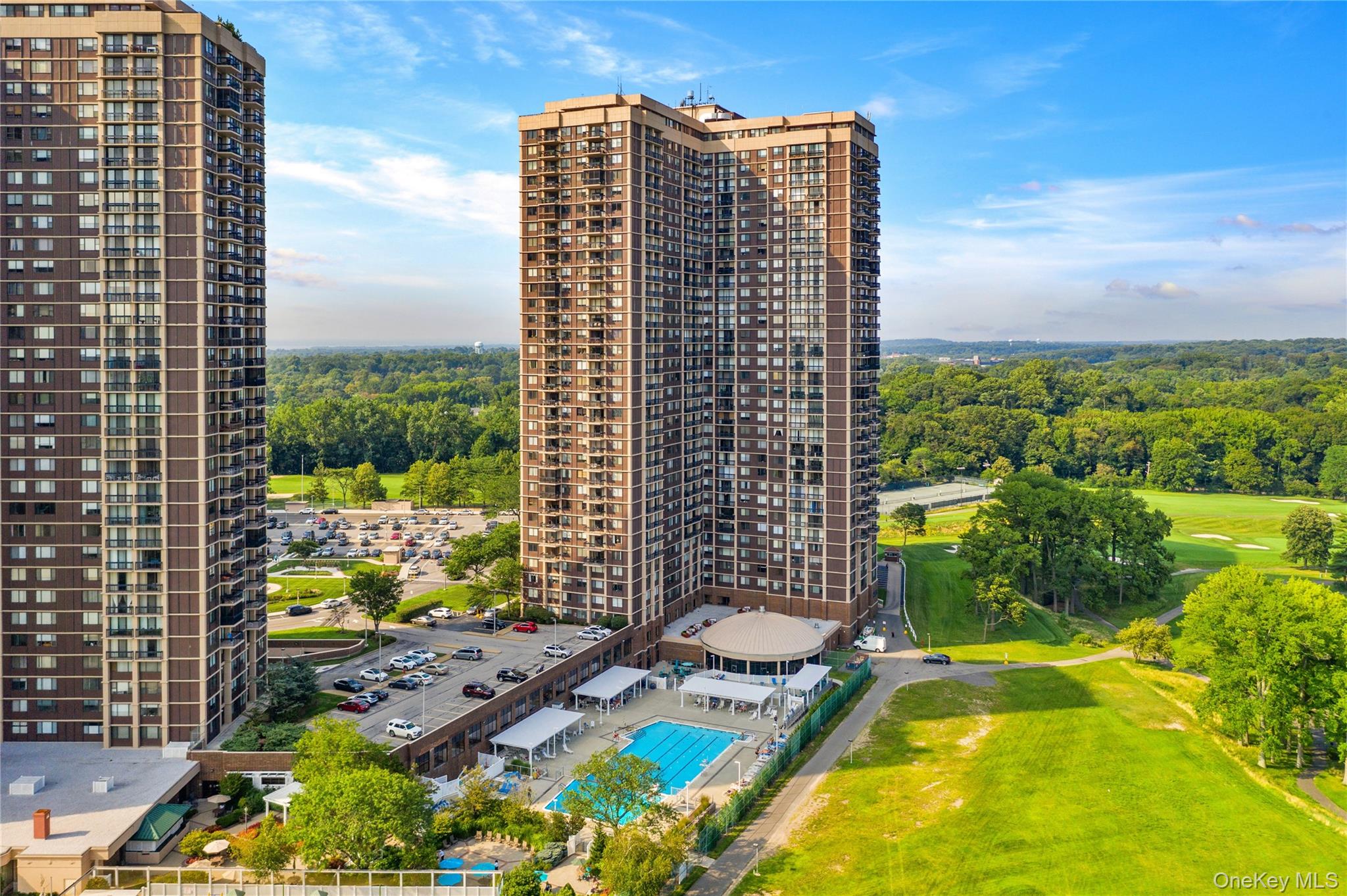 #1 photo, 269-10 Grand Central Parkway, クイーンズ区 Floral Park , NY 11005