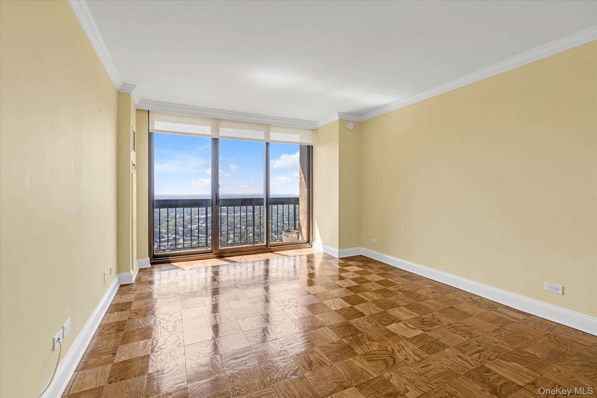 #15 photo, 269-10 Grand Central Parkway, クイーンズ区 Floral Park , NY 11005