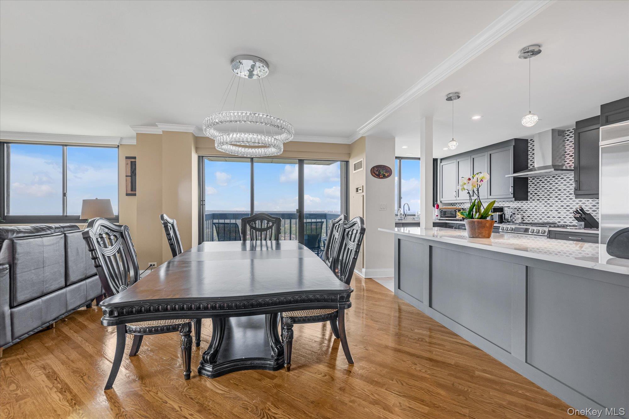 #7 photo, 269-10 Grand Central Parkway, クイーンズ区 Floral Park , NY 11005