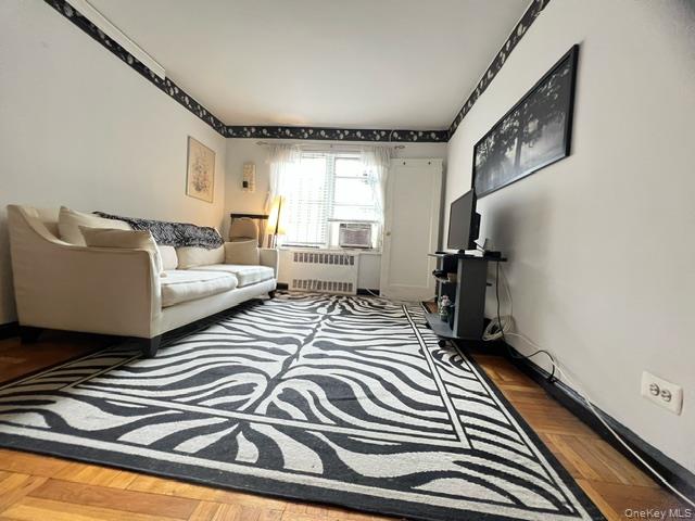 #13 photo, 81-05 35 Avenue, クイーンズ区 Jackson Heights , NY 11372