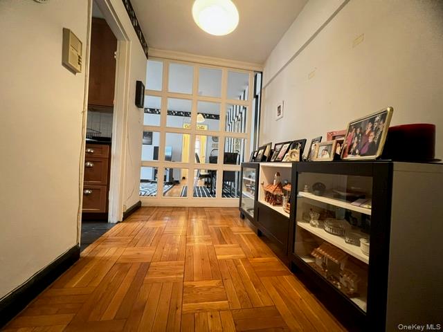 #8 photo, 81-05 35 Avenue, クイーンズ区 Jackson Heights , NY 11372