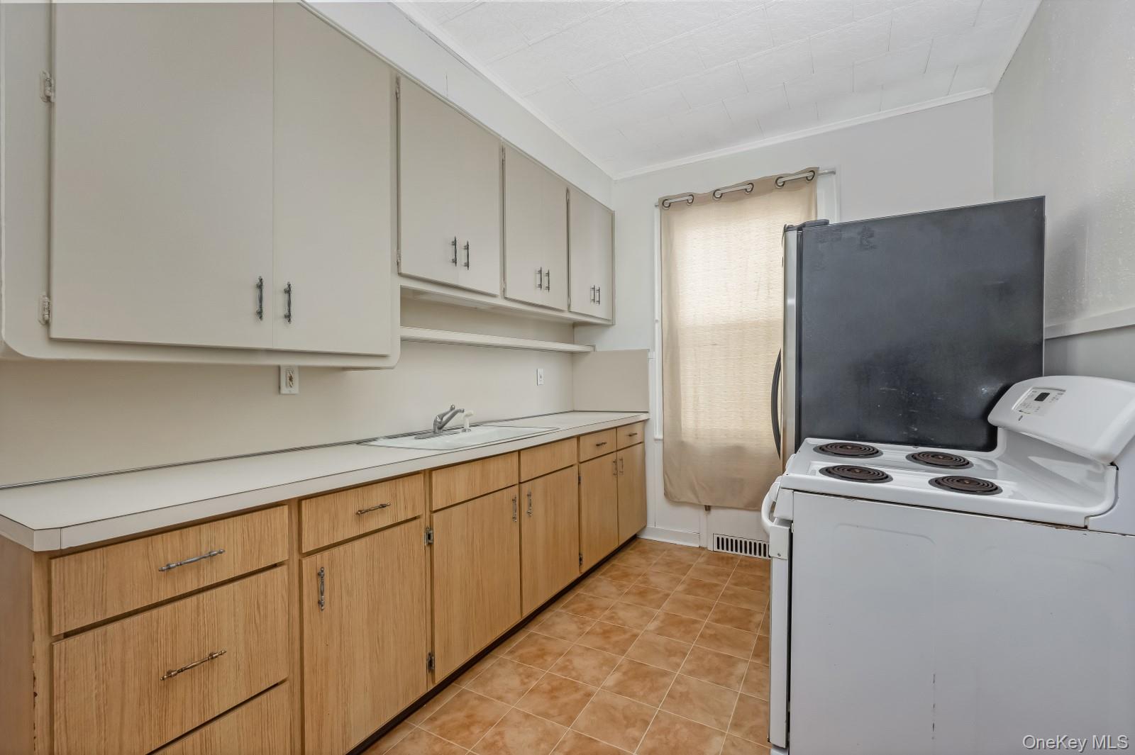 #11 photo, 78-59 84th Street, Glendale , NY 11385