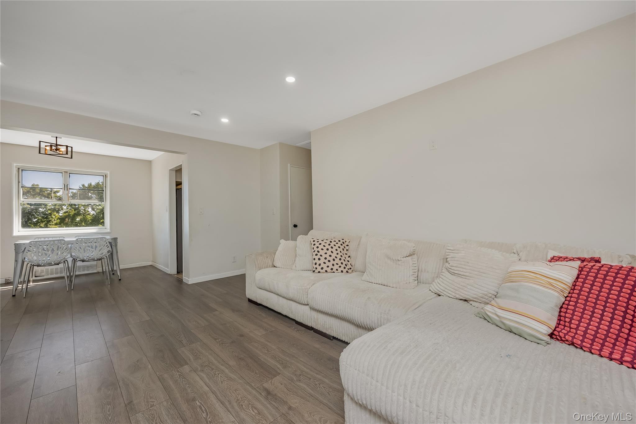 #3 photo, 220-08 Stronghurst Avenue, Queens Village North , NY 11426