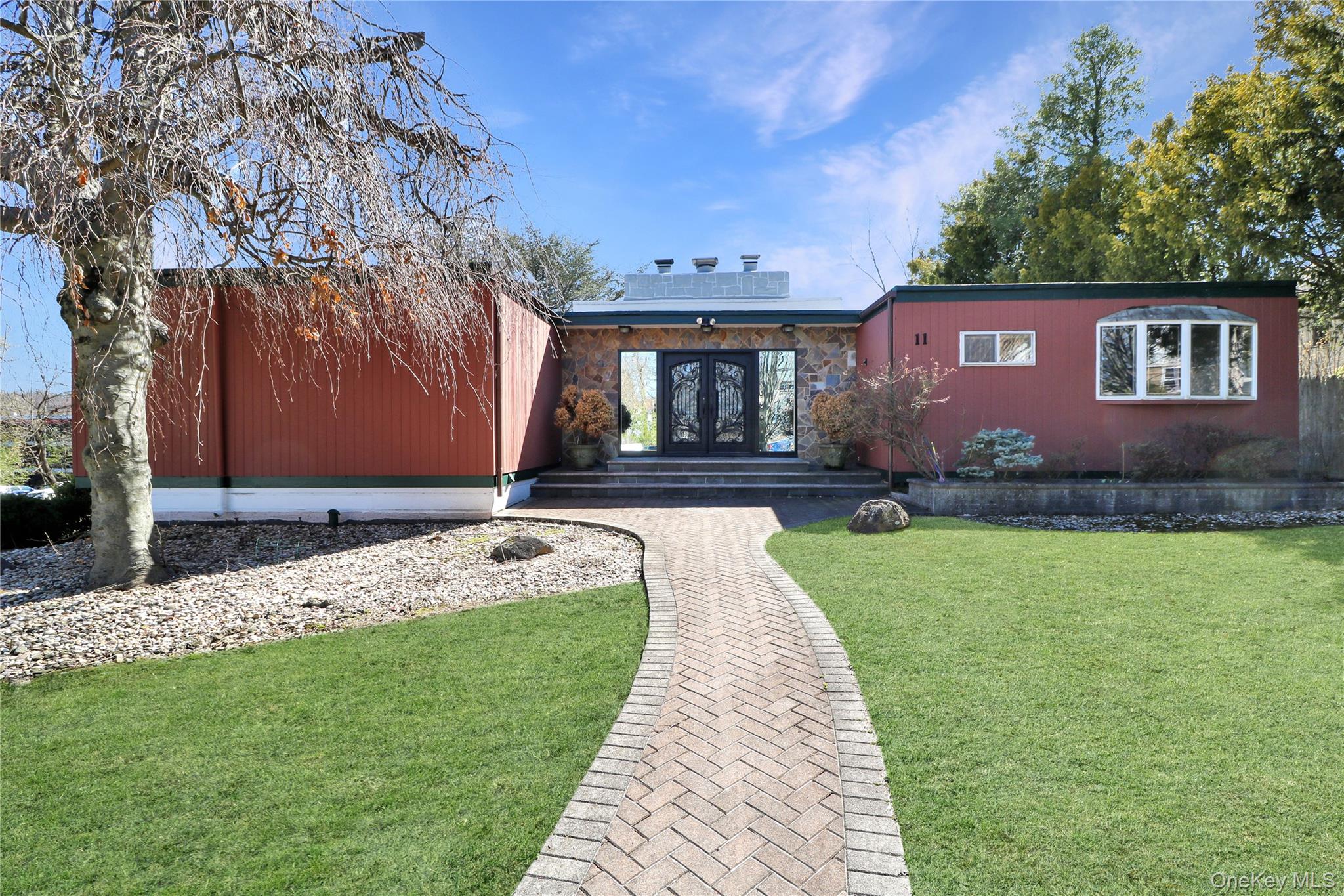 #1 photo, 11 Valley View Road, Great Neck , NY 11021