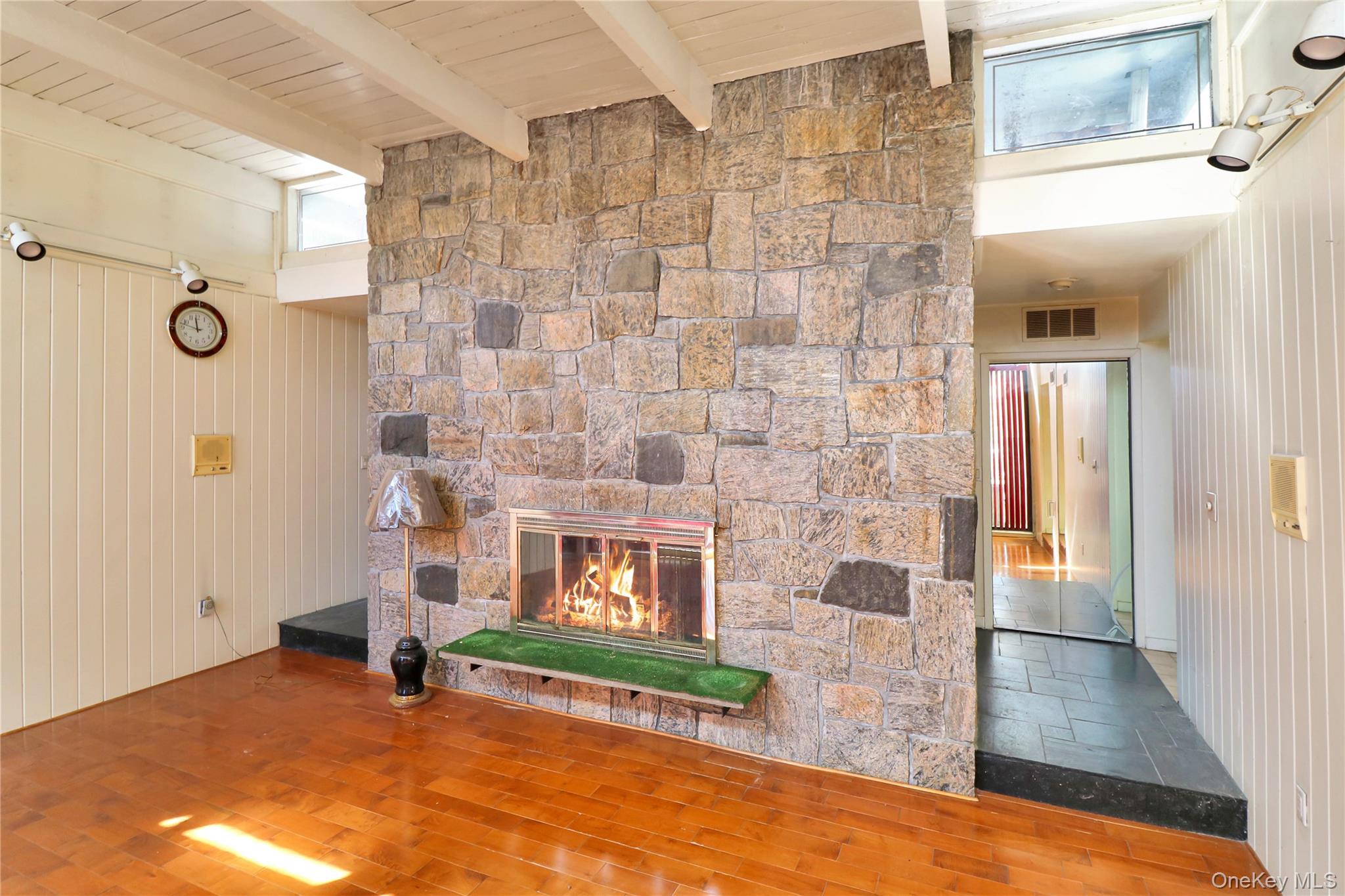 #11 photo, 11 Valley View Road, Great Neck , NY 11021