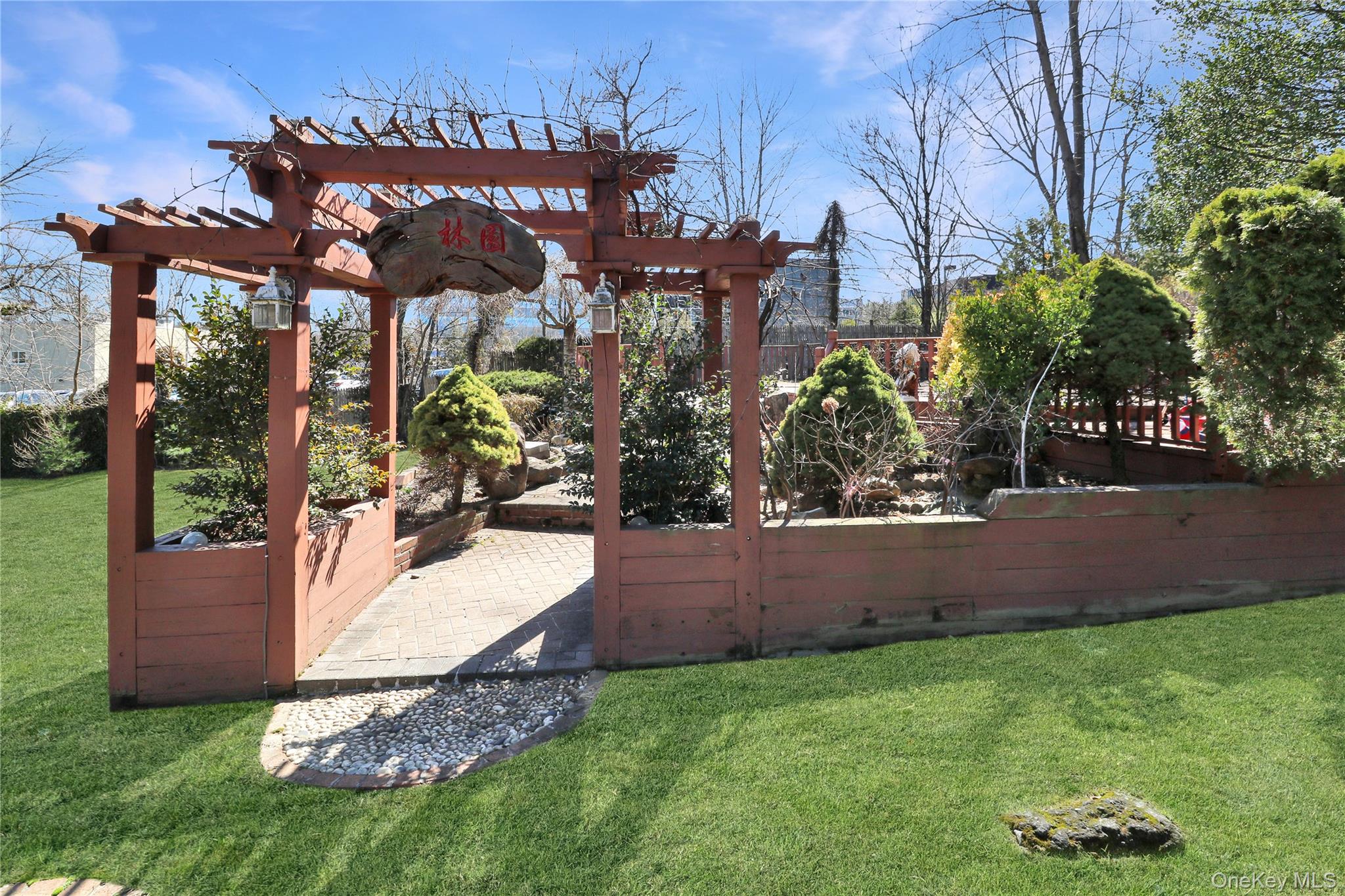 #15 photo, 11 Valley View Road, Great Neck , NY 11021