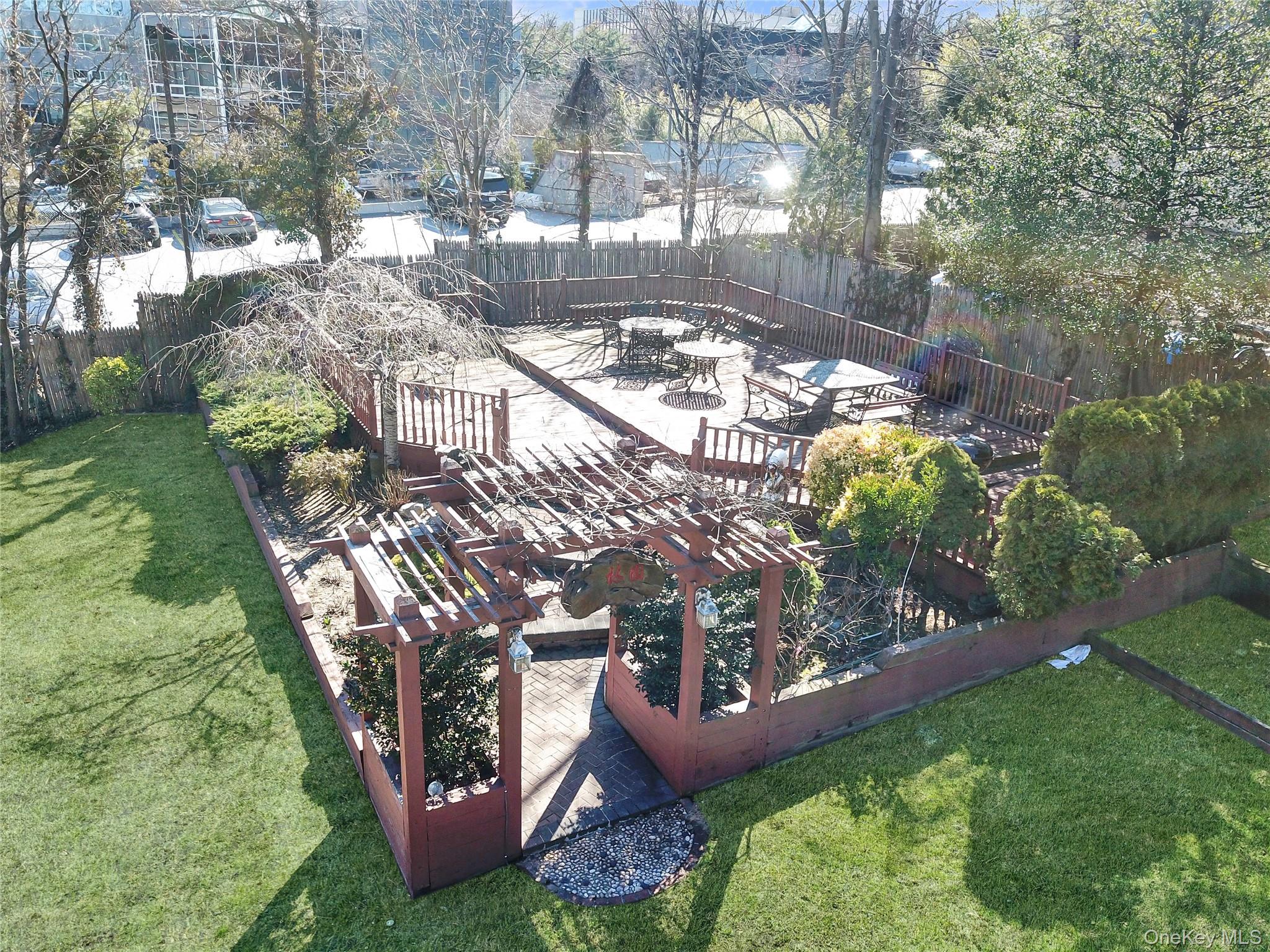 #16 photo, 11 Valley View Road, Great Neck , NY 11021