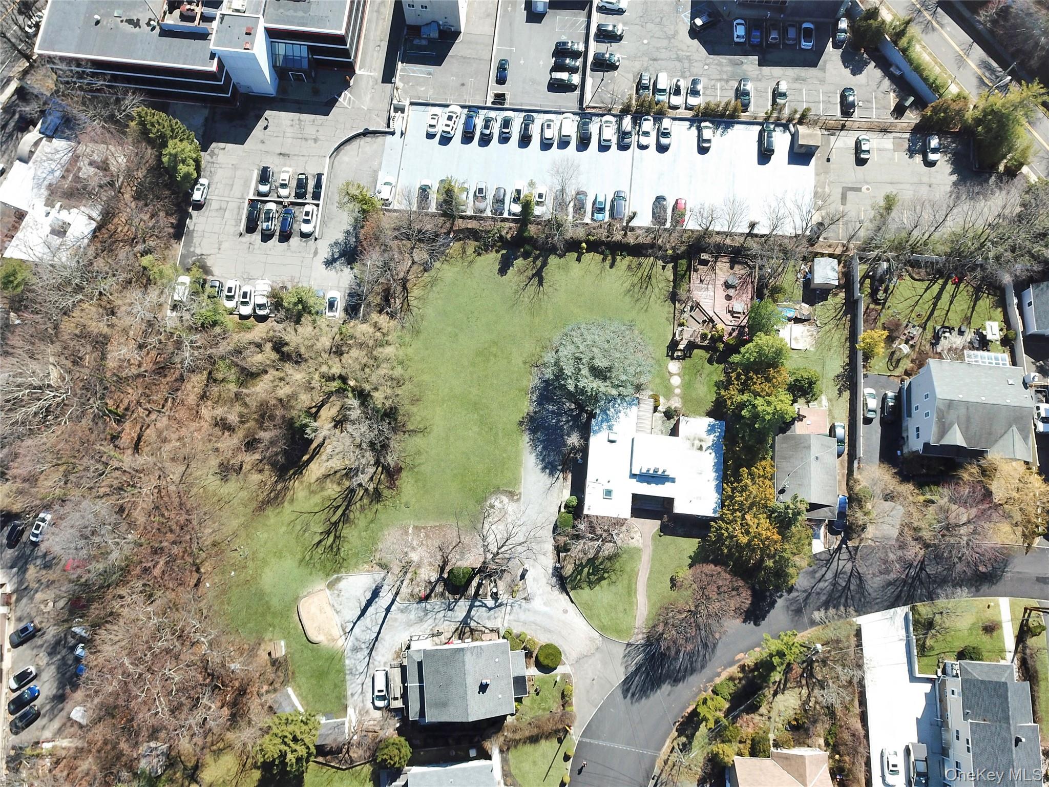 #17 photo, 11 Valley View Road, Great Neck , NY 11021