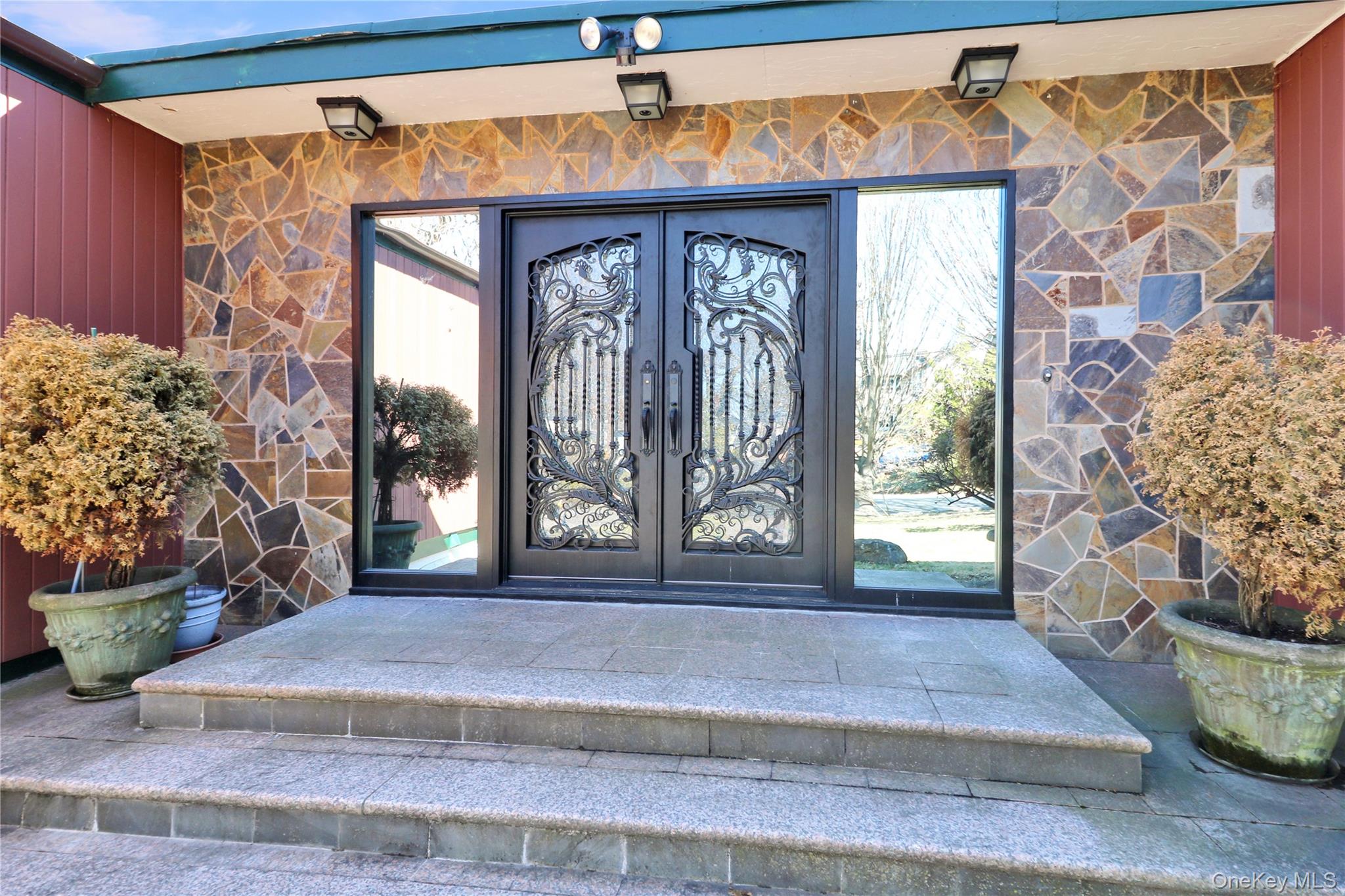 #2 photo, 11 Valley View Road, Great Neck , NY 11021