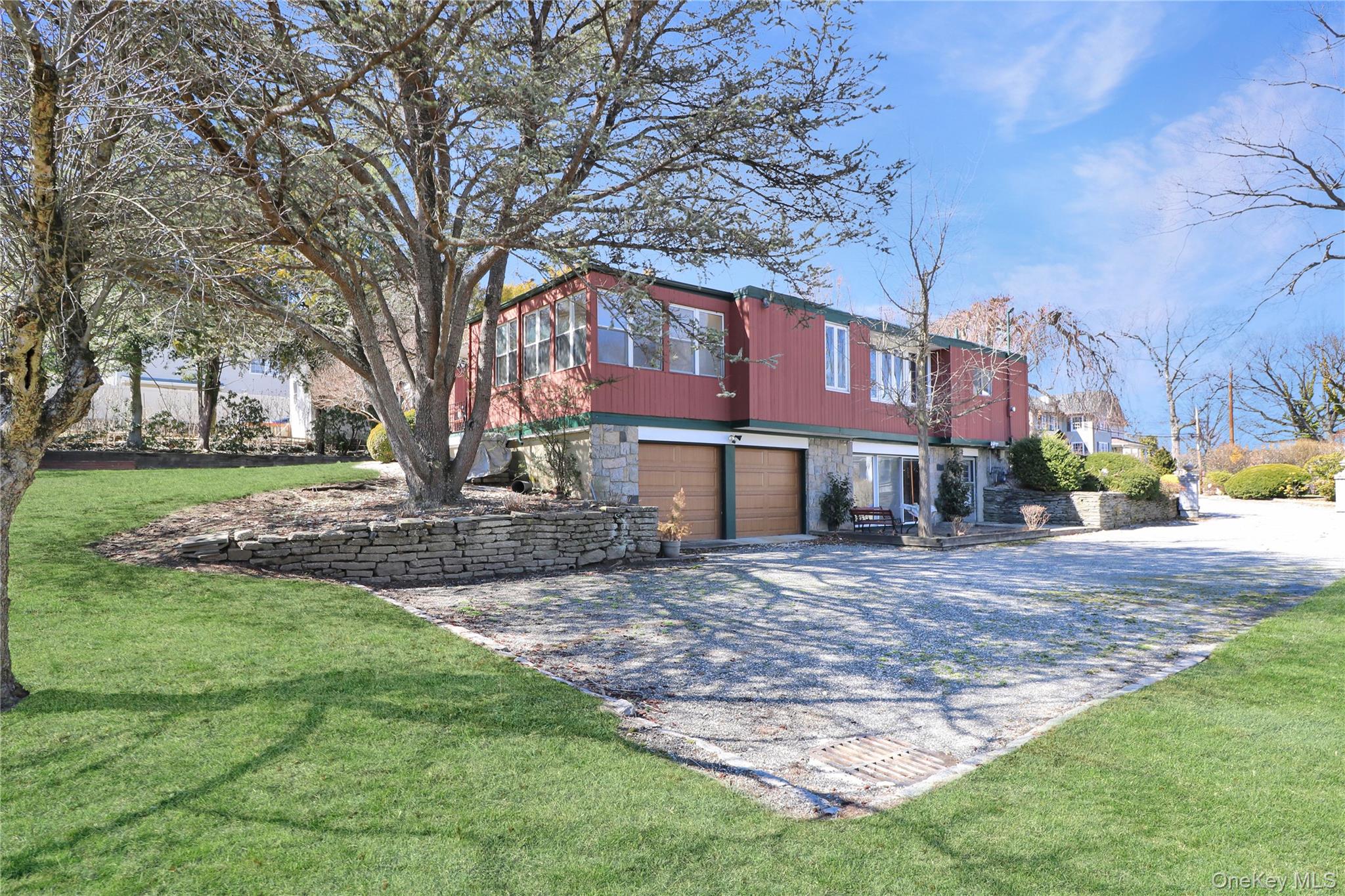 #7 photo, 11 Valley View Road, Great Neck , NY 11021