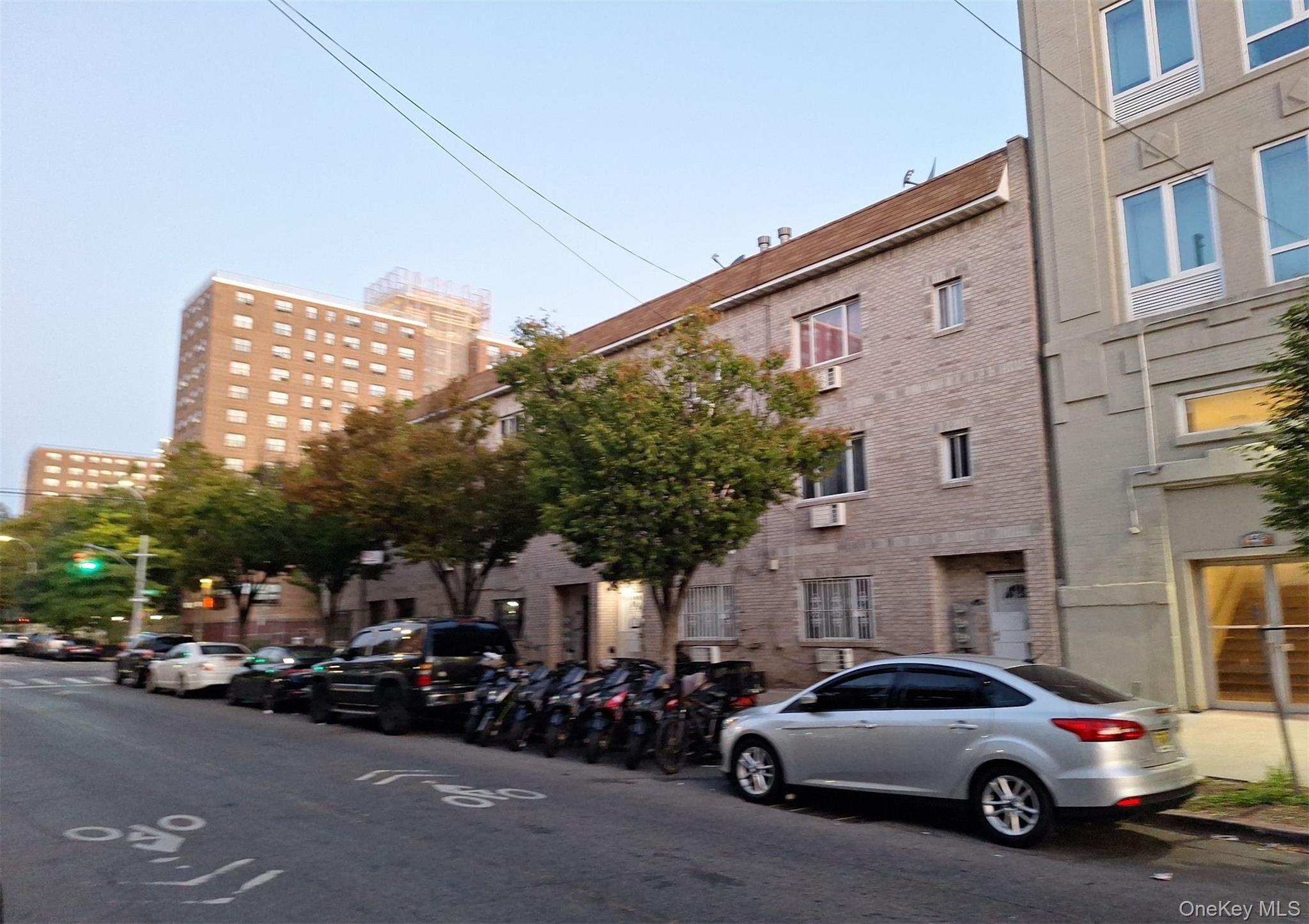 #5 photo, 440 Blake Avenue, ブルックリン区 Brooklyn , NY 11212